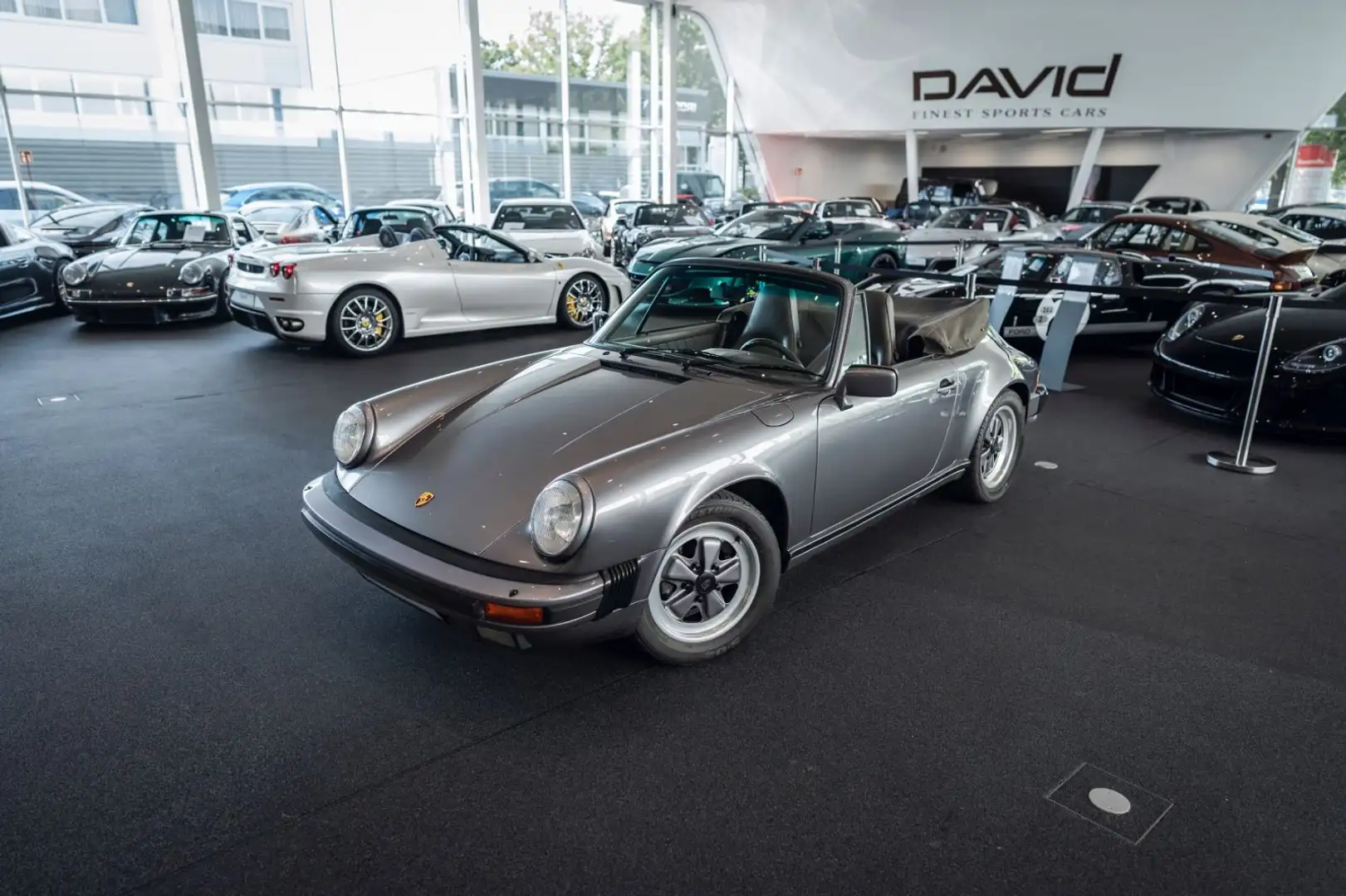 Porsche 911 3,2 Carrera Cabriolet *Oldtimer* Gris - 1