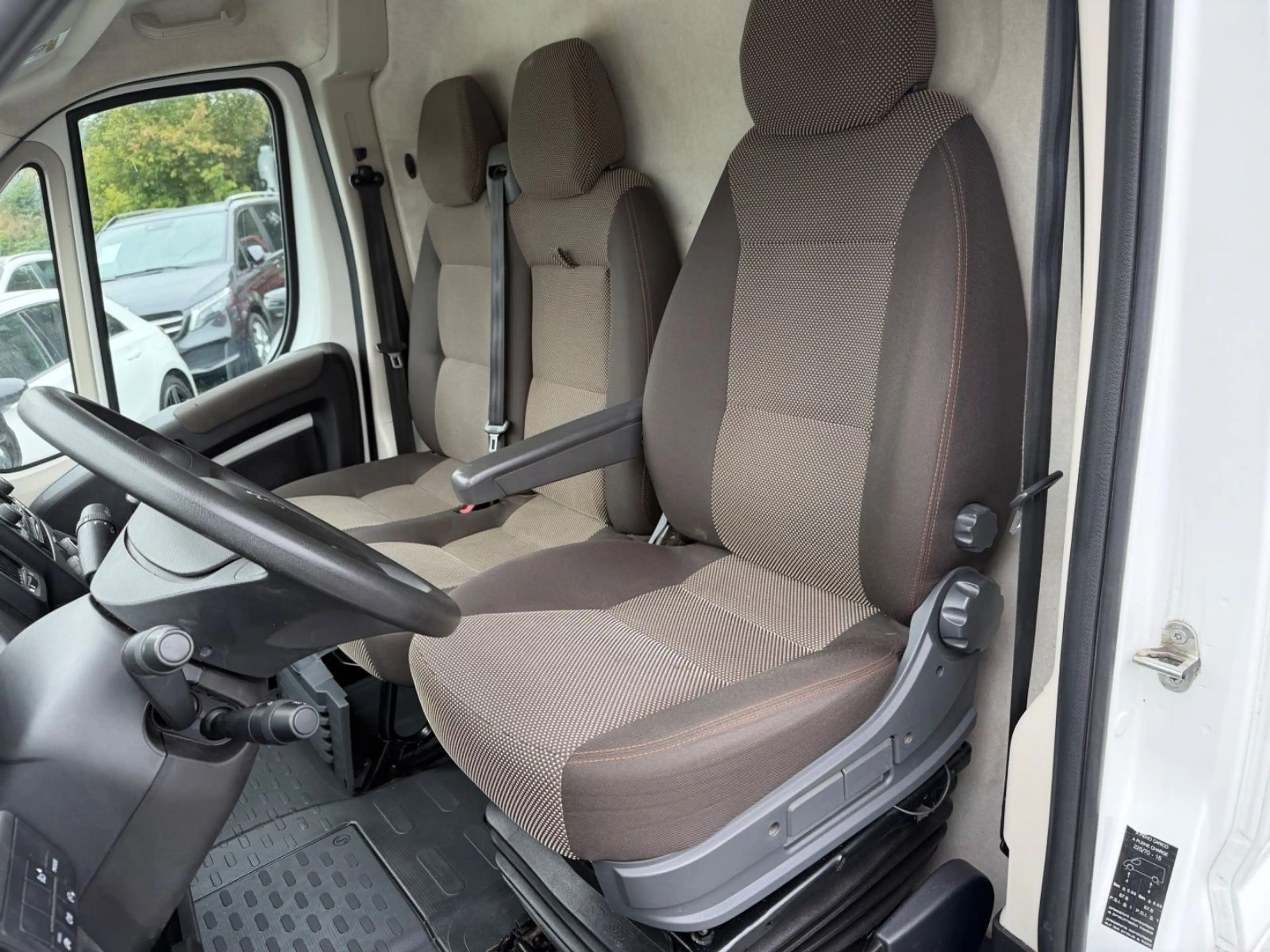 Peugeot Boxer Kasten 330 L1H1 Premium+KLIMA+NAVI+KAMERA+ — photo 10