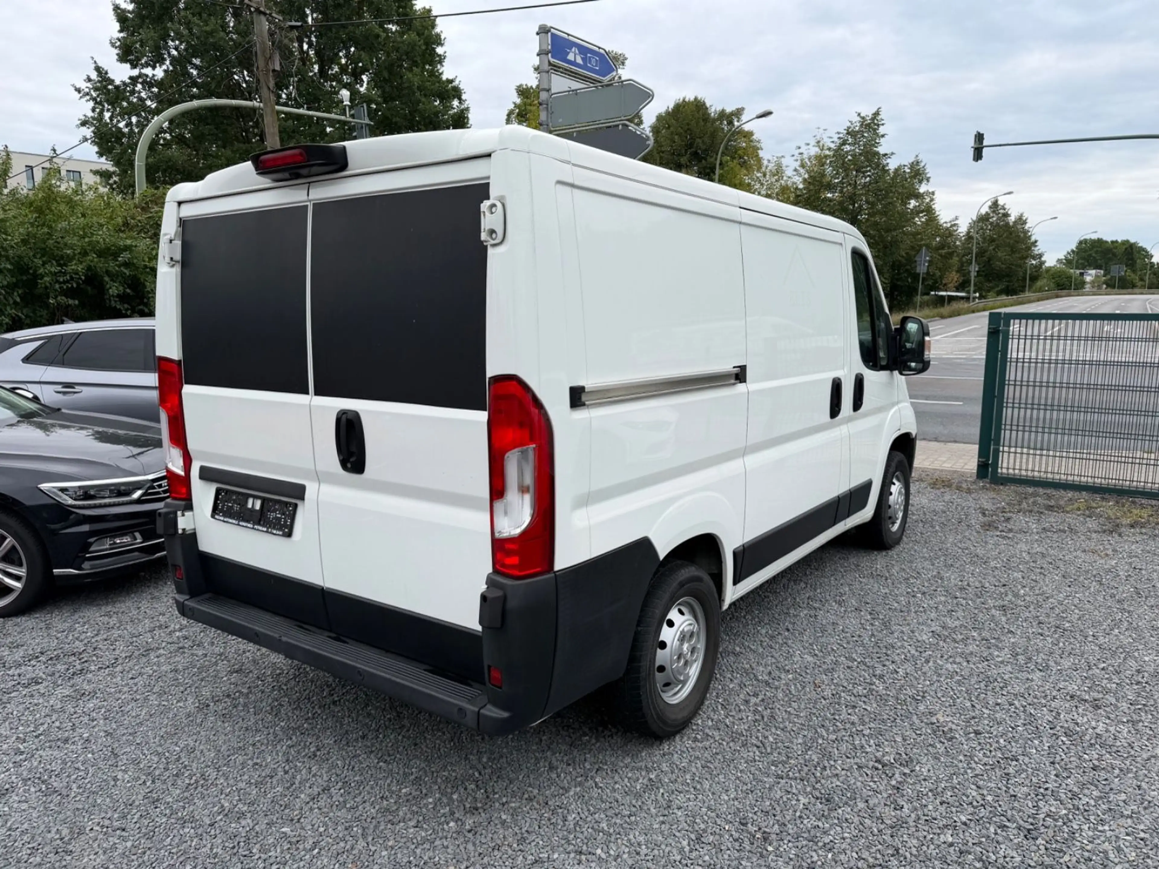 Peugeot Boxer Kasten 330 L1H1 Premium+KLIMA+NAVI+KAMERA+ — photo 5