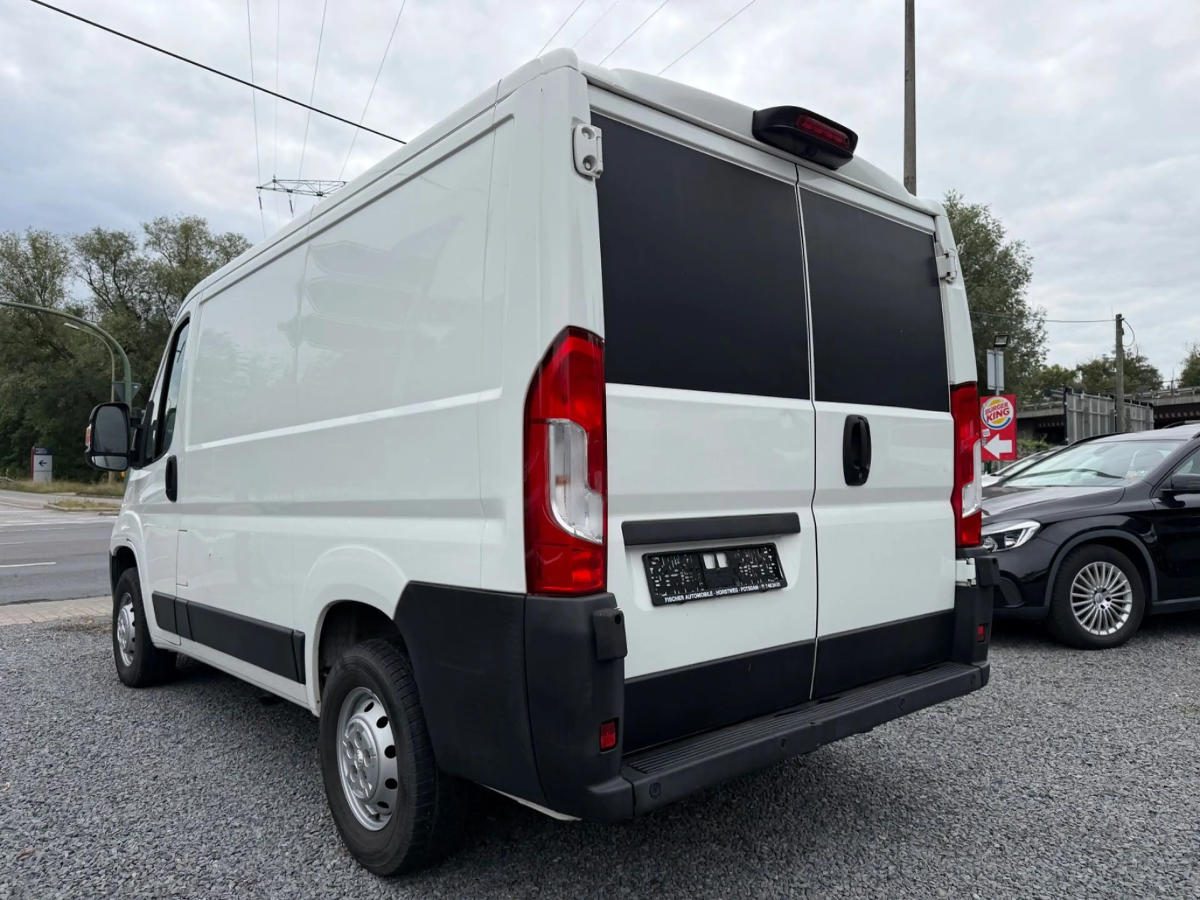 Peugeot Boxer Kasten 330 L1H1 Premium+KLIMA+NAVI+KAMERA+ — photo 7