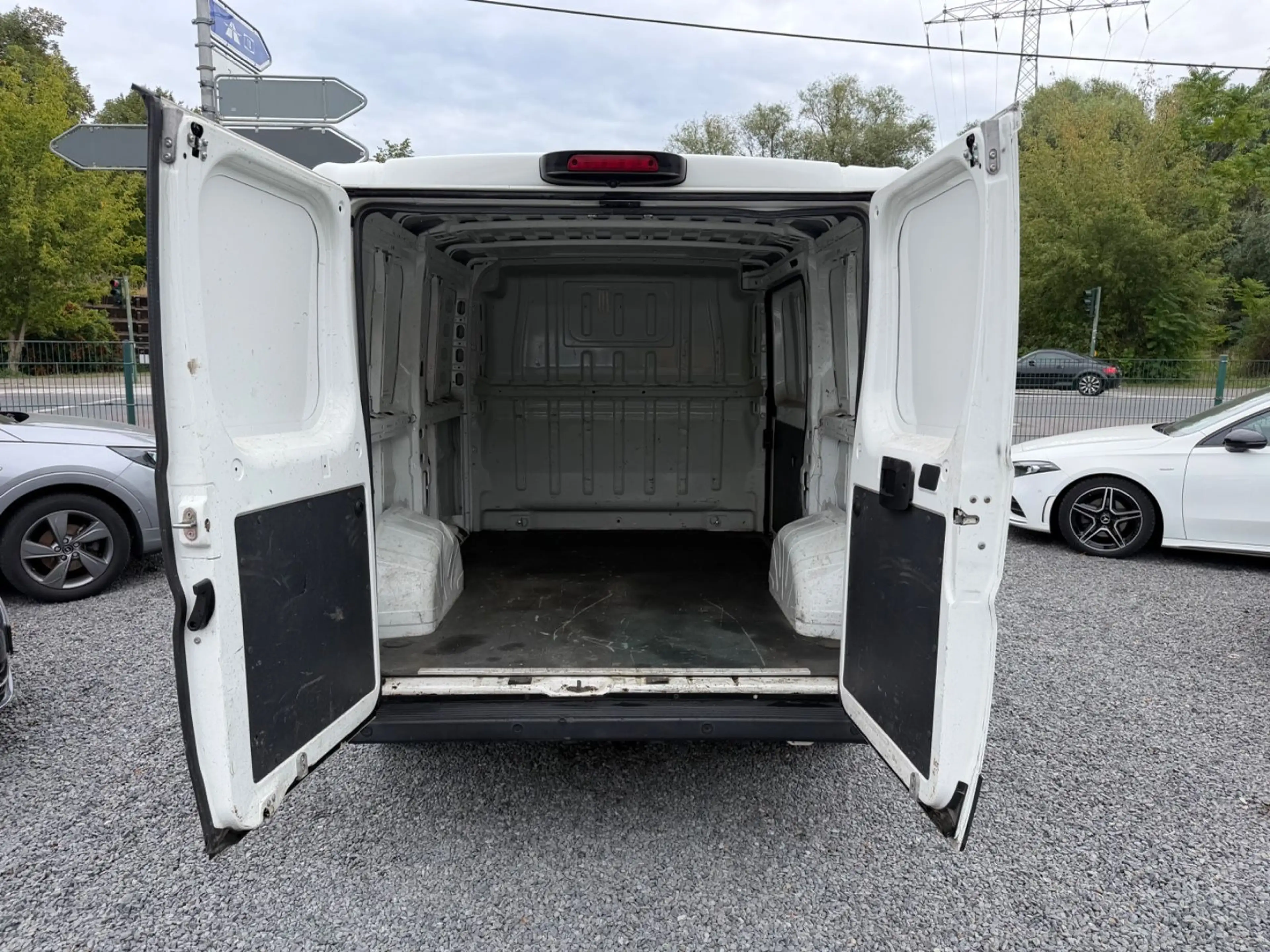 Peugeot Boxer Kasten 330 L1H1 Premium+KLIMA+NAVI+KAMERA+ — photo 14