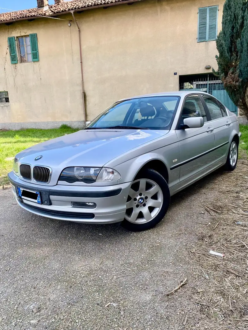 BMW 323 323i c/clima auto - 2