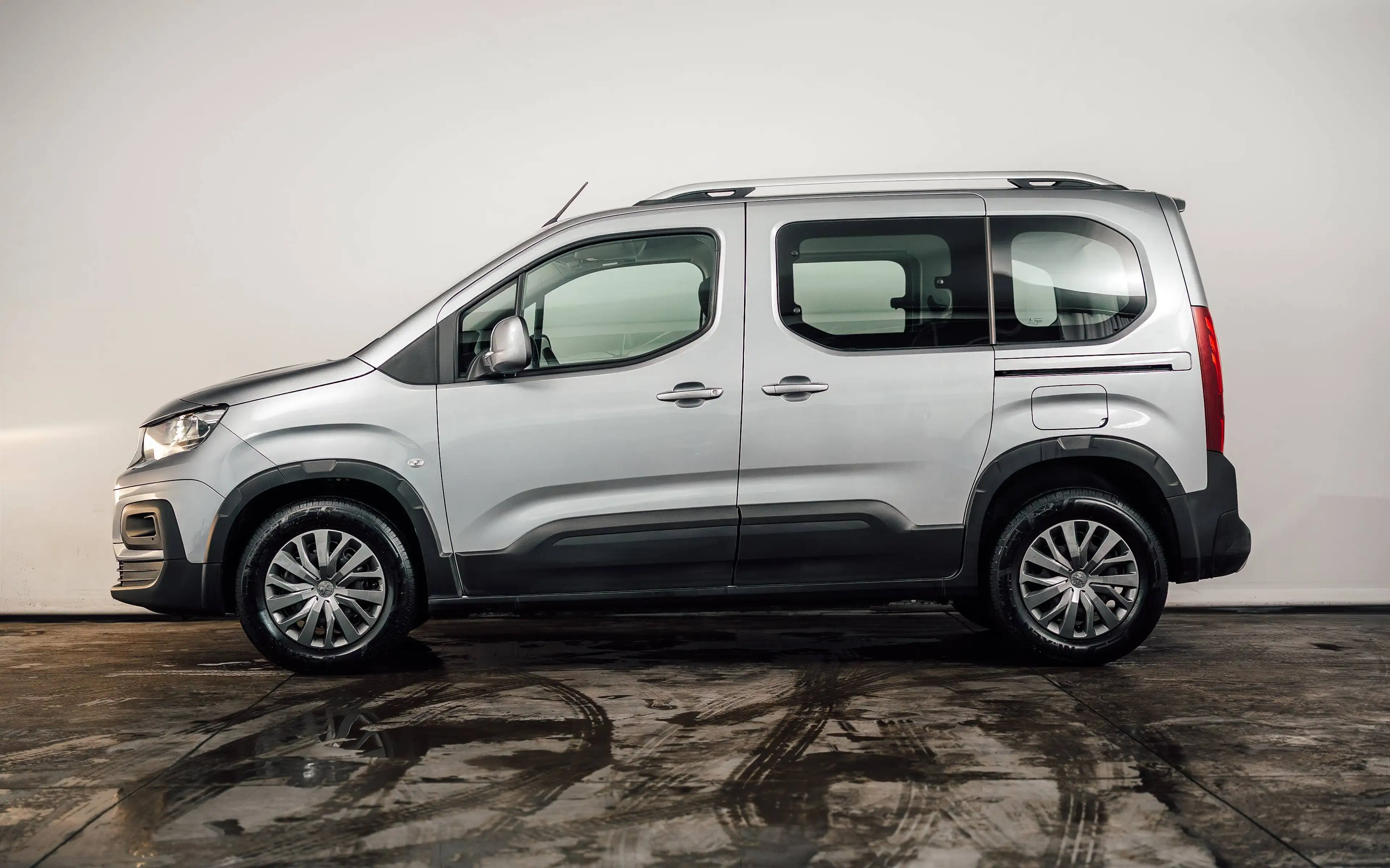 Peugeot Rifter Rifter 1.5 BlueHDi Allure — photo 2