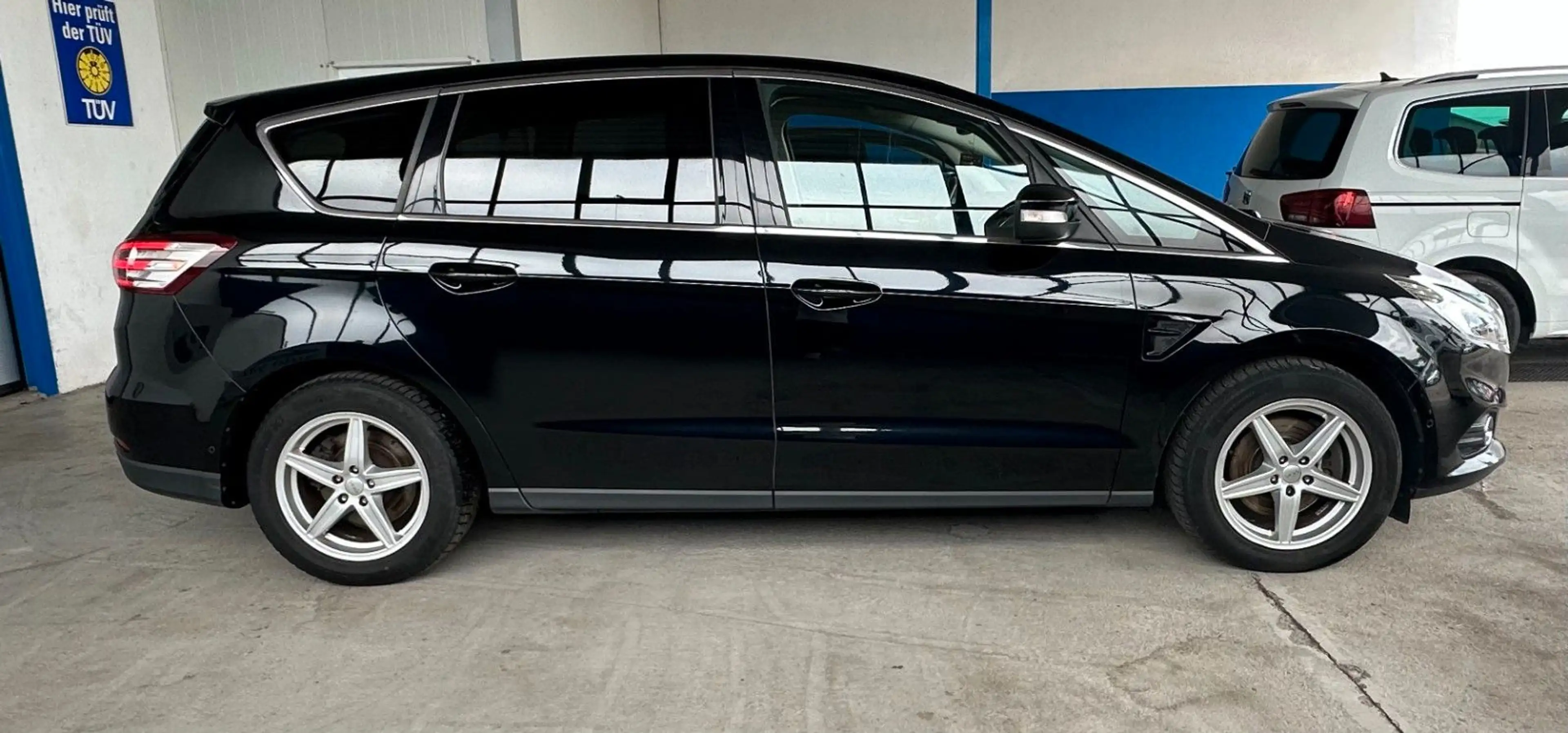 Ford S-Max S-MAX Titanium / Massage / AHK / Kamera — photo 9