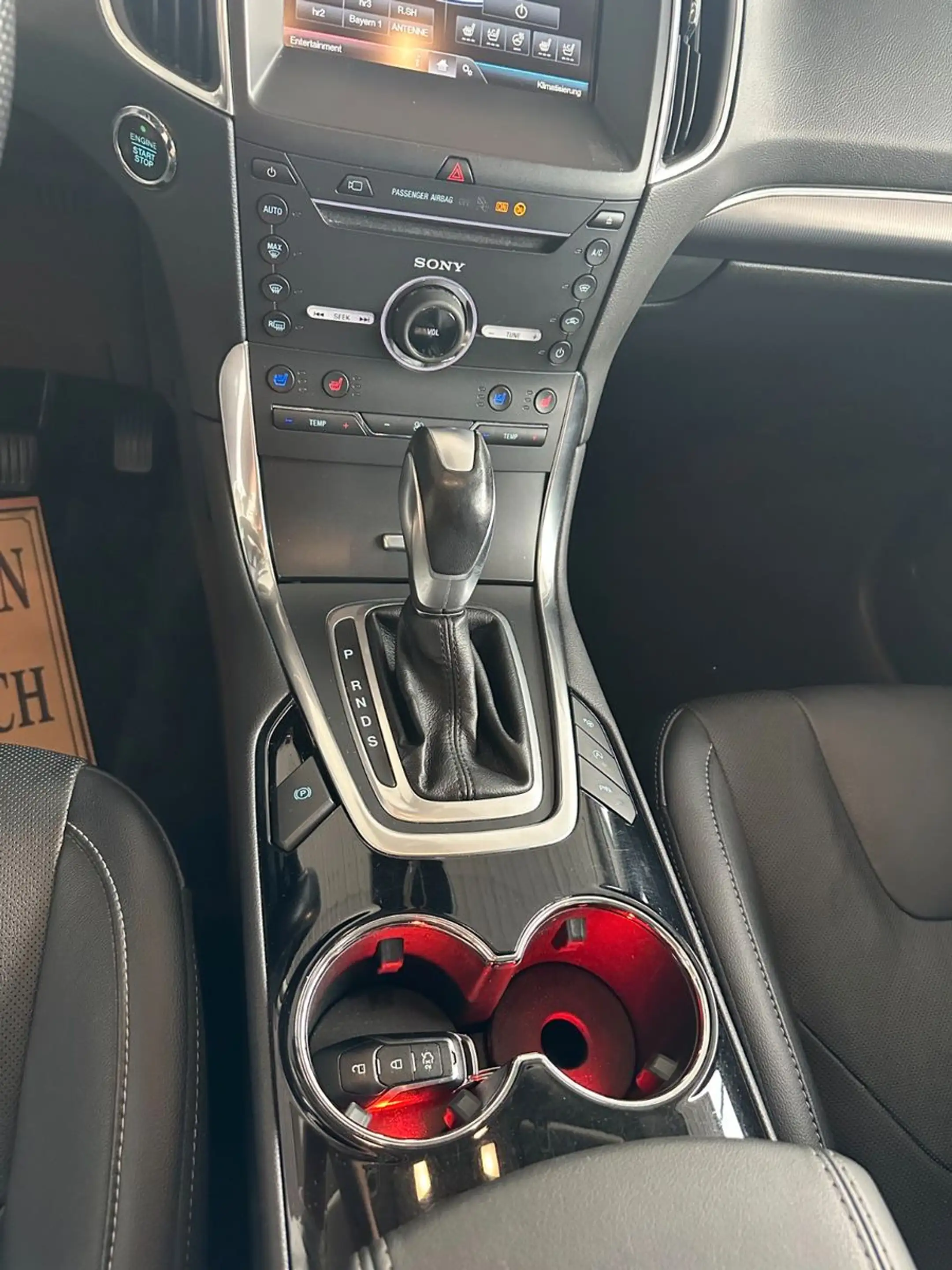 Ford S-Max S-MAX Titanium / Massage / AHK / Kamera — photo 24