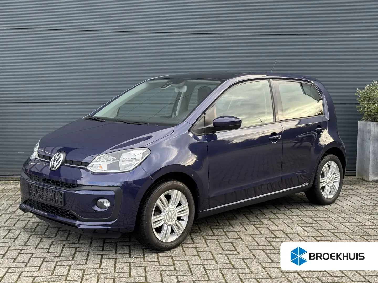 Volkswagen up! 1.0 BMT high | Pano | Automaat | Stoelverwarming | Blauw - 1