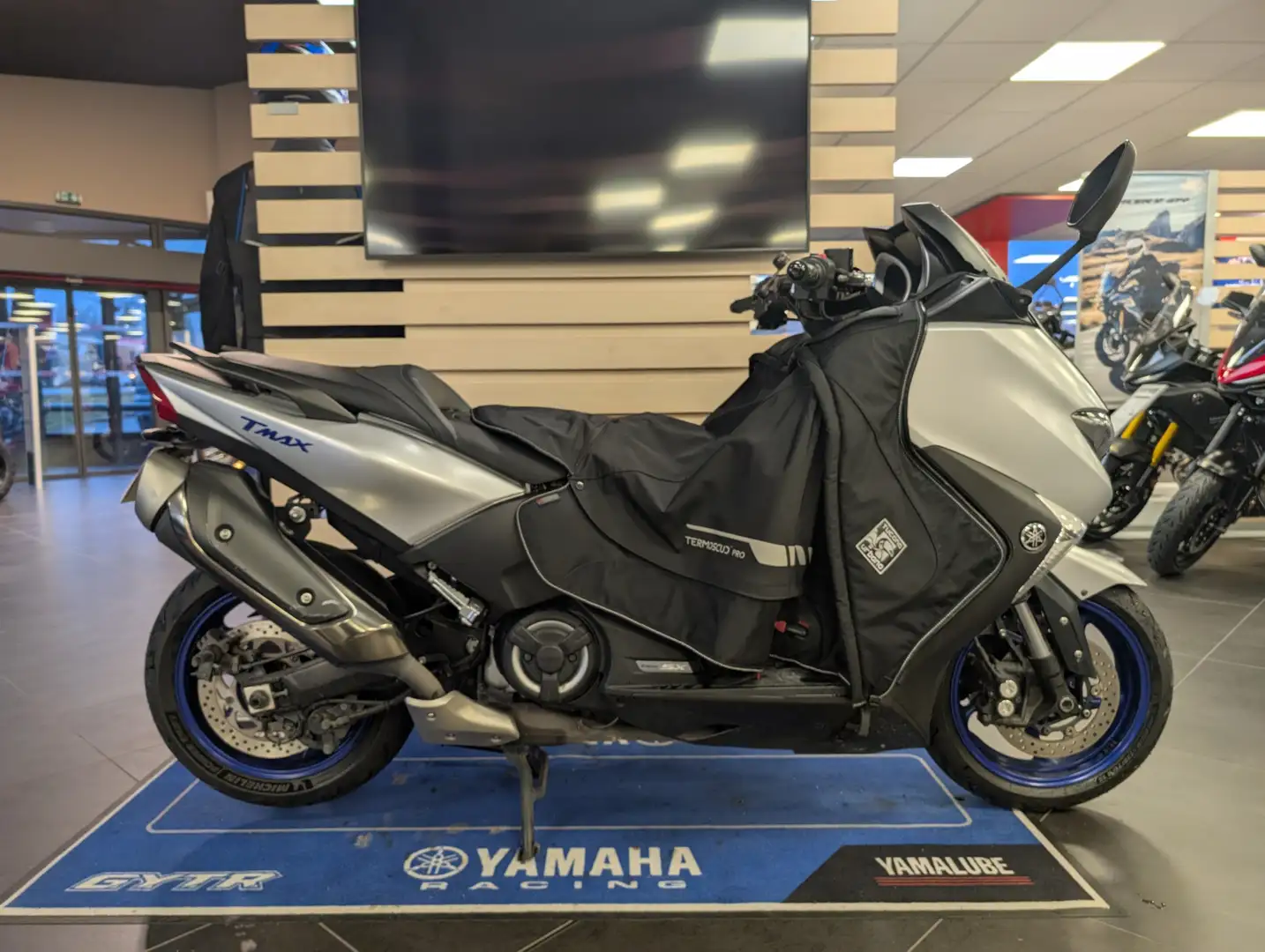Yamaha TMAX 530 Gris - 1