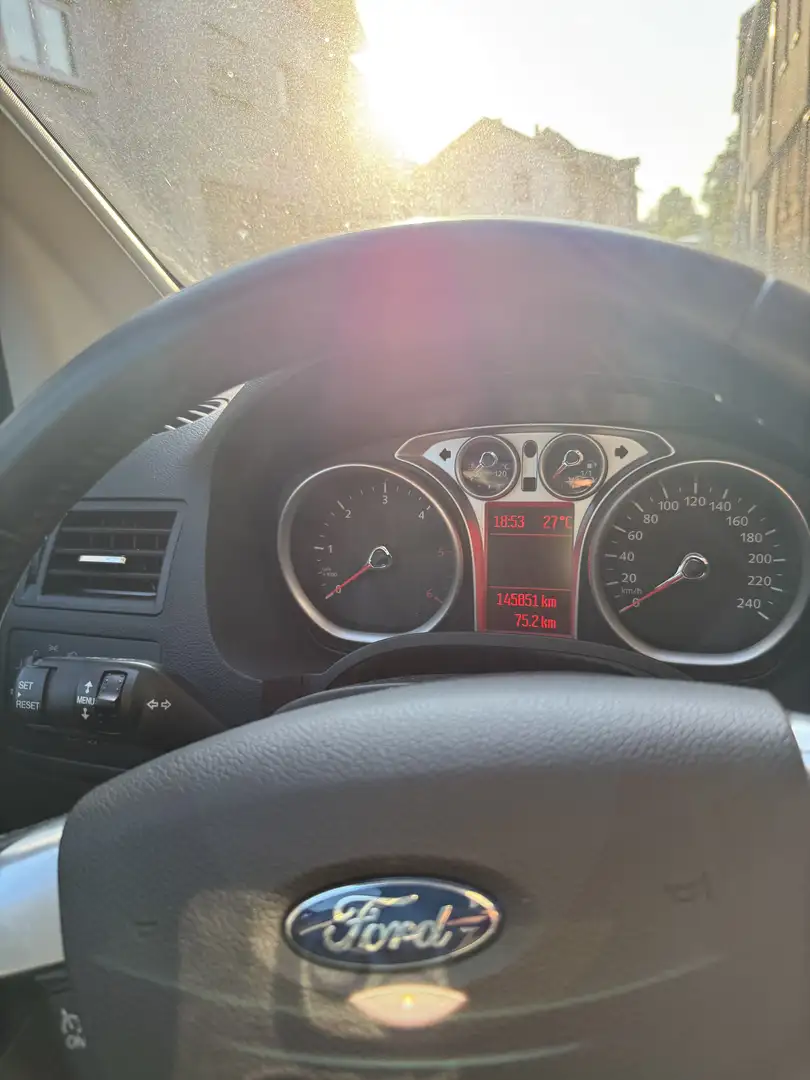 Ford Kuga Champions Edition - 1
