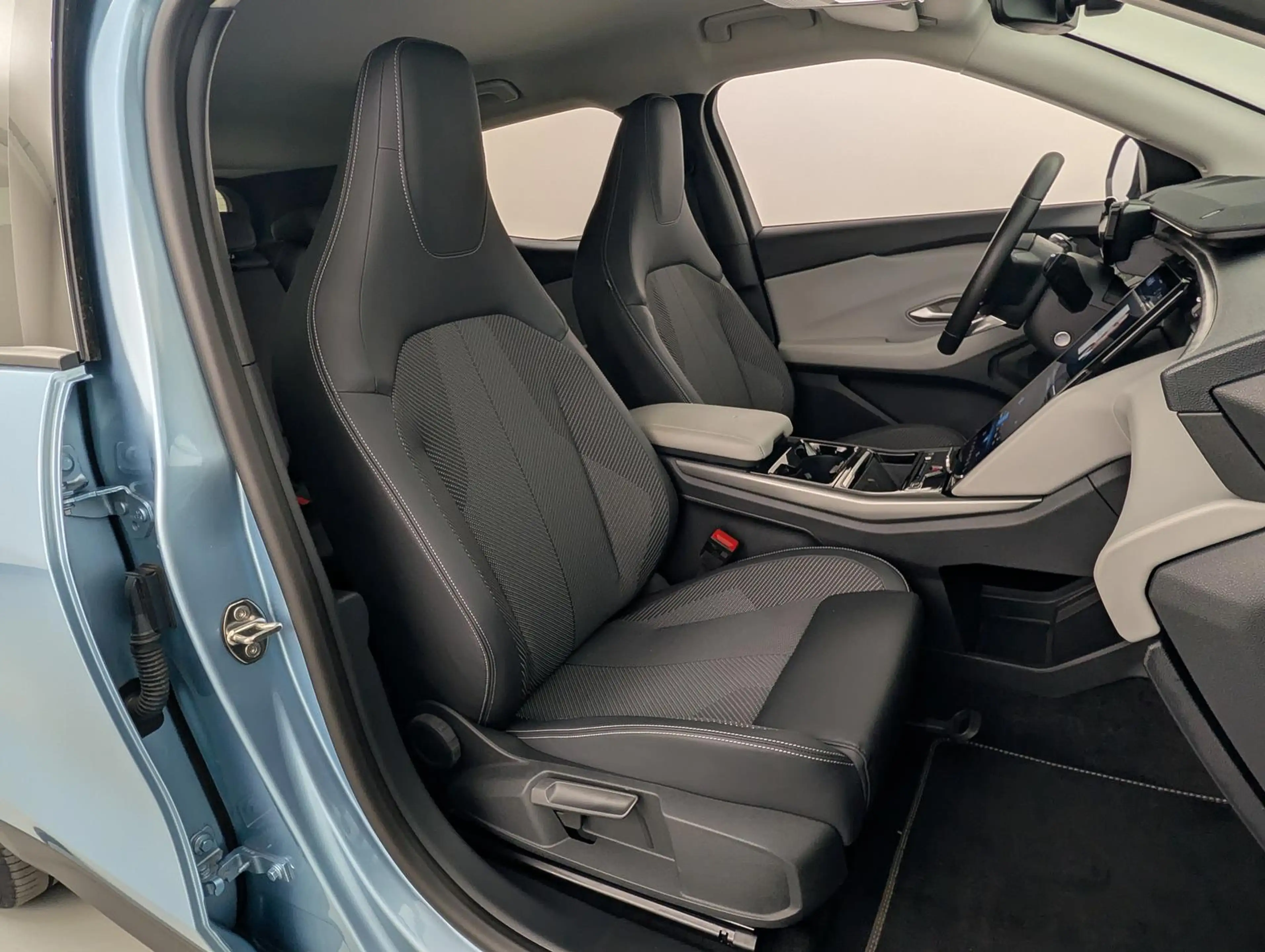 Ford Explorer RWD 150kw ACC+Massage+SHZ+LenkHZ+AHK — photo 14