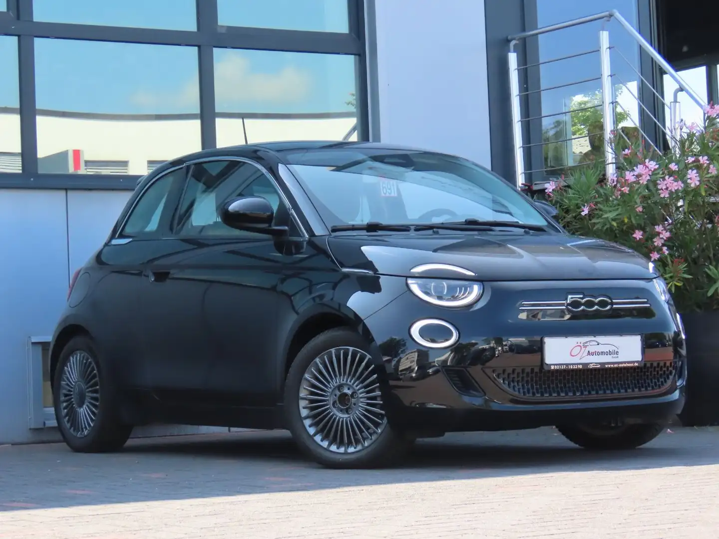 Fiat 500e Limousine 42 kWh Schwarz - 2