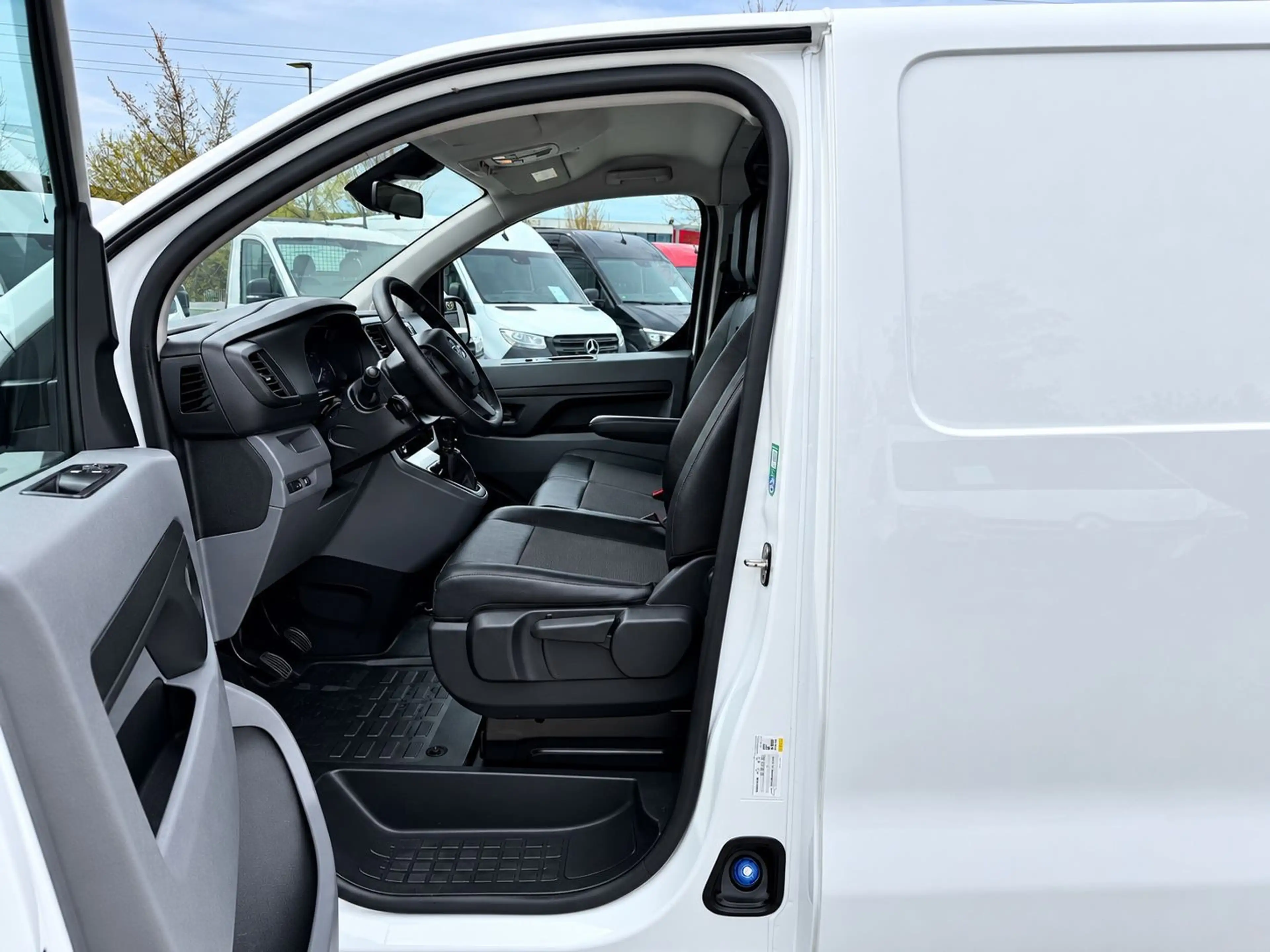 Opel Vivaro Edition L3 KLIMA WÜRTH-SCHRANK TEMPOMAT — photo 8