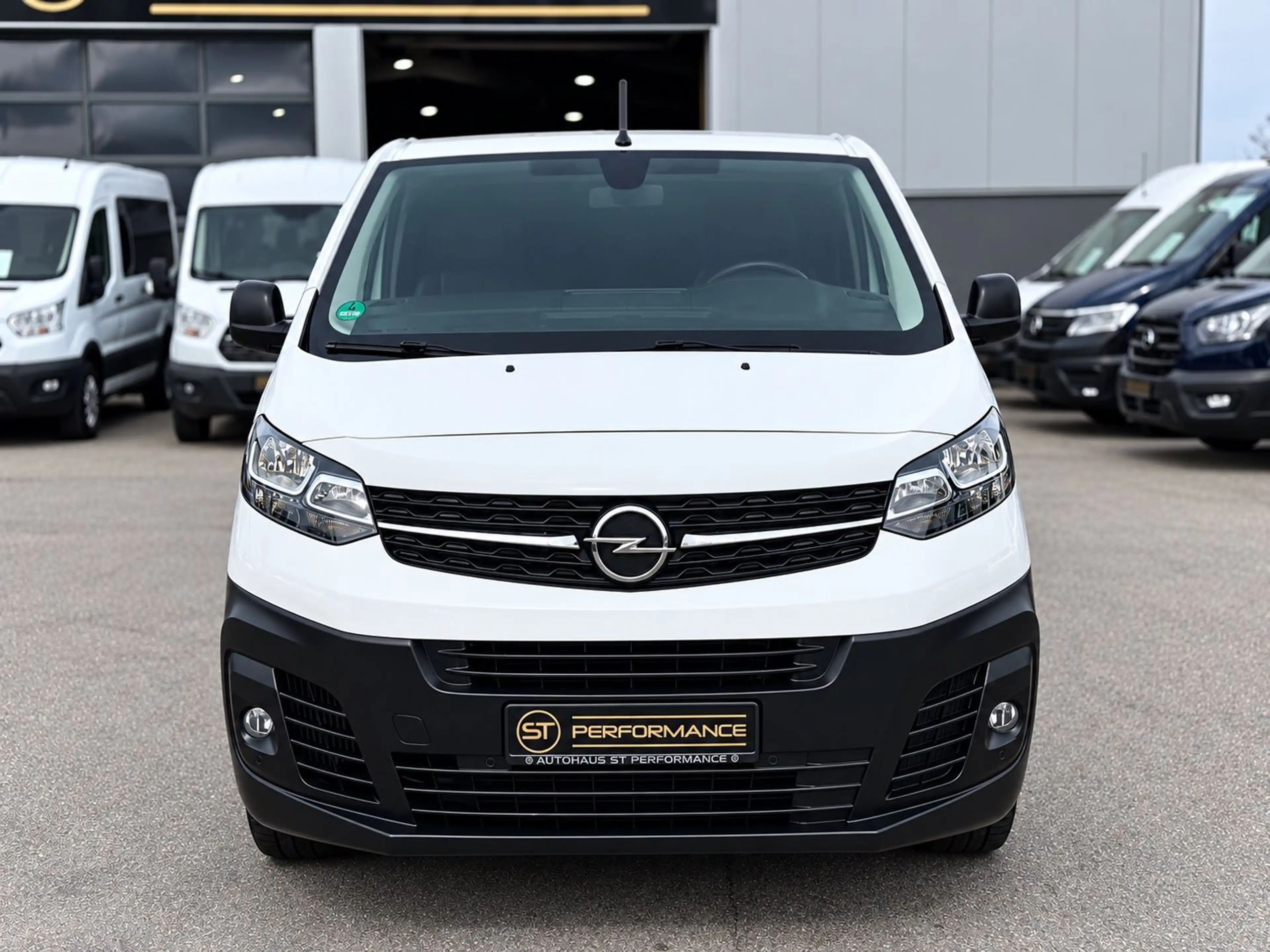 Opel Vivaro Edition L3 KLIMA WÜRTH-SCHRANK TEMPOMAT — photo 2