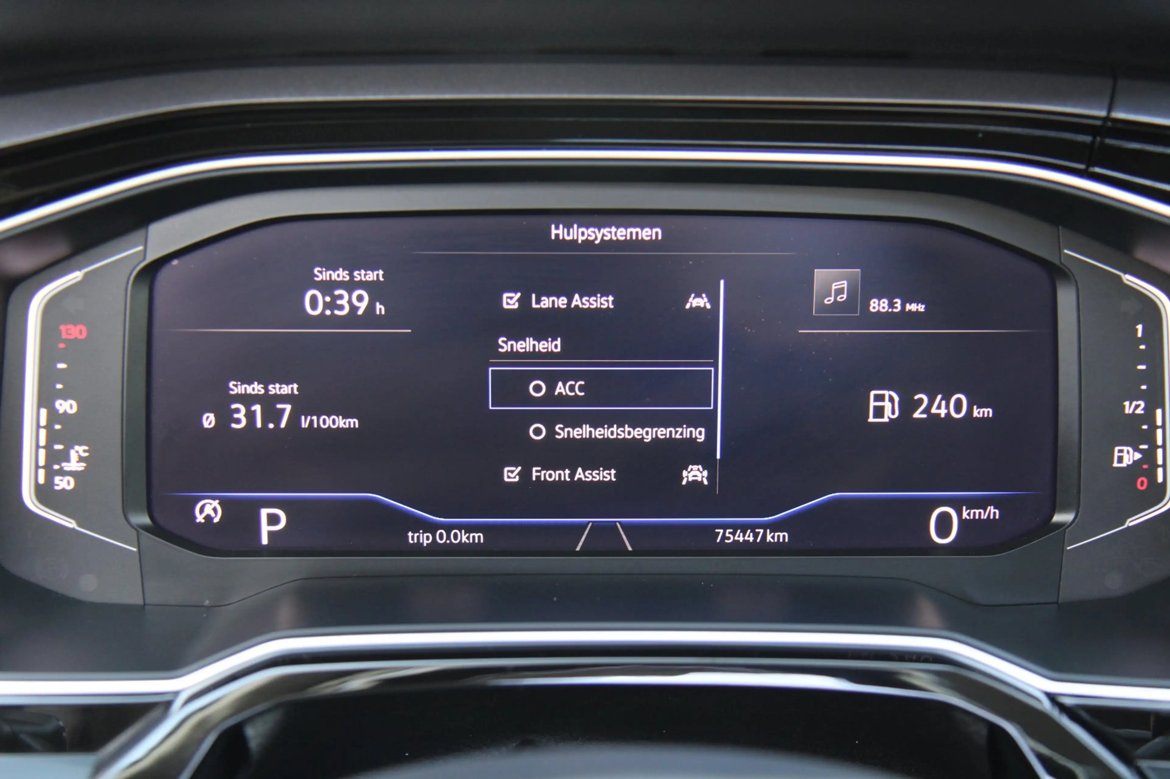 Volkswagen Taigo 1.5 TSI Style DSG Pano Virtual Trekhaak !! — photo 11