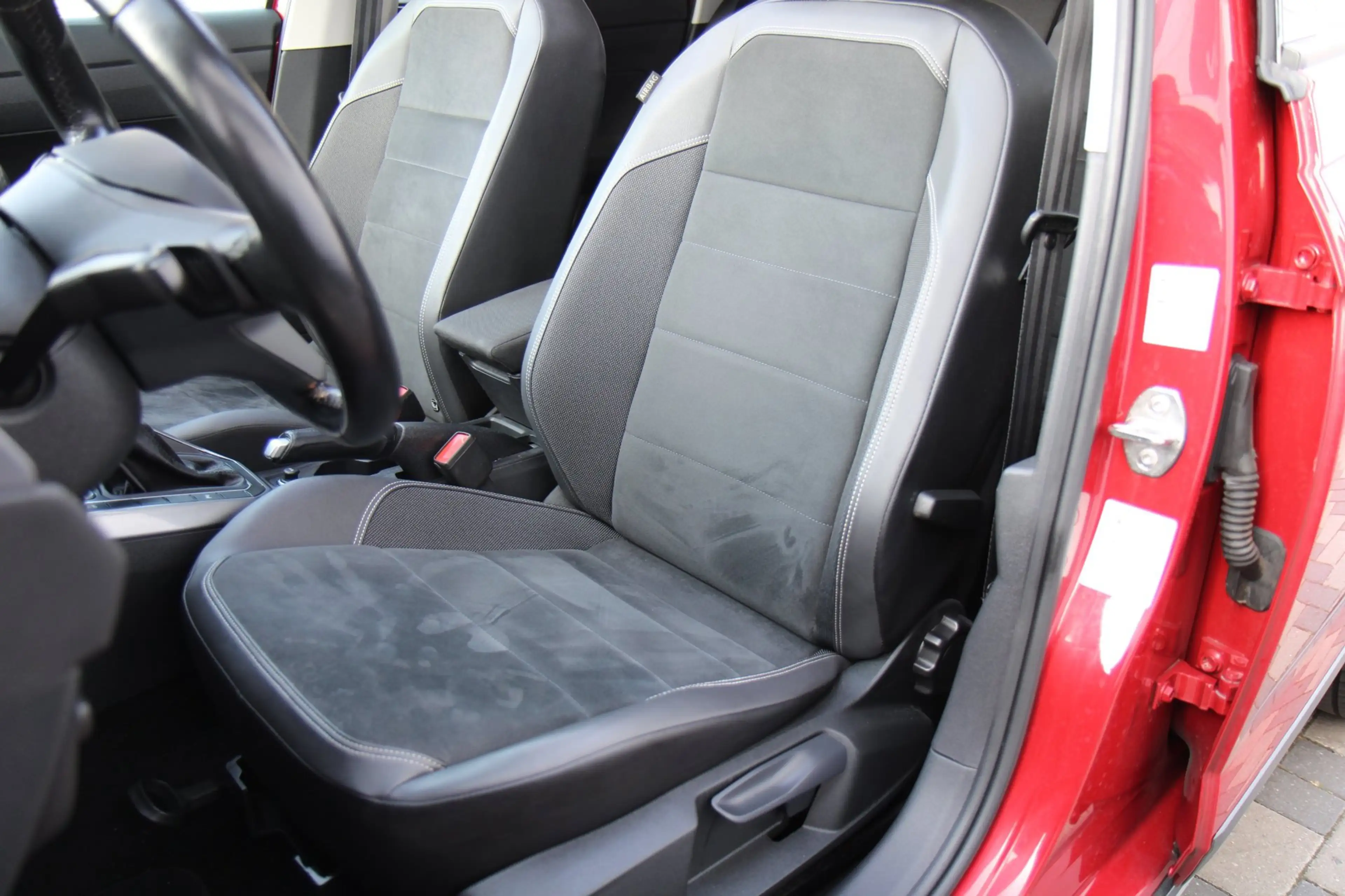 Volkswagen Taigo 1.5 TSI Style DSG Pano Virtual Trekhaak !! — photo 8