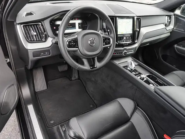 Volvo XC60 view 9