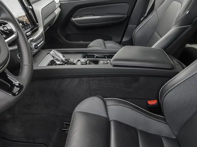 Volvo XC60 view 15