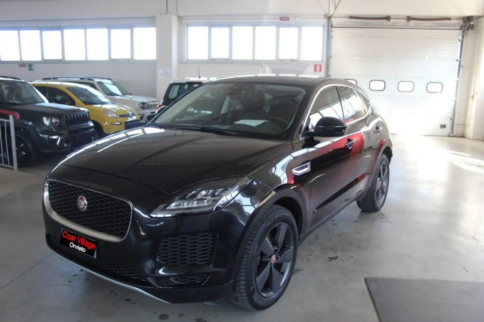 Jaguar E-Pace 2.0D 180 CV AWD R-Dynamic S Nero - 1
