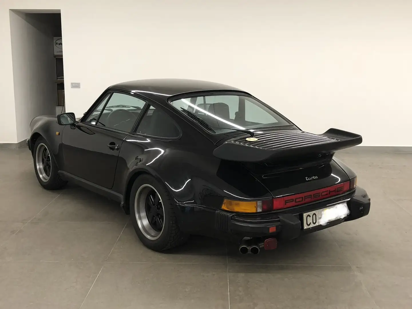 Porsche 930 911 Coupe 3.3 Turbo - 2