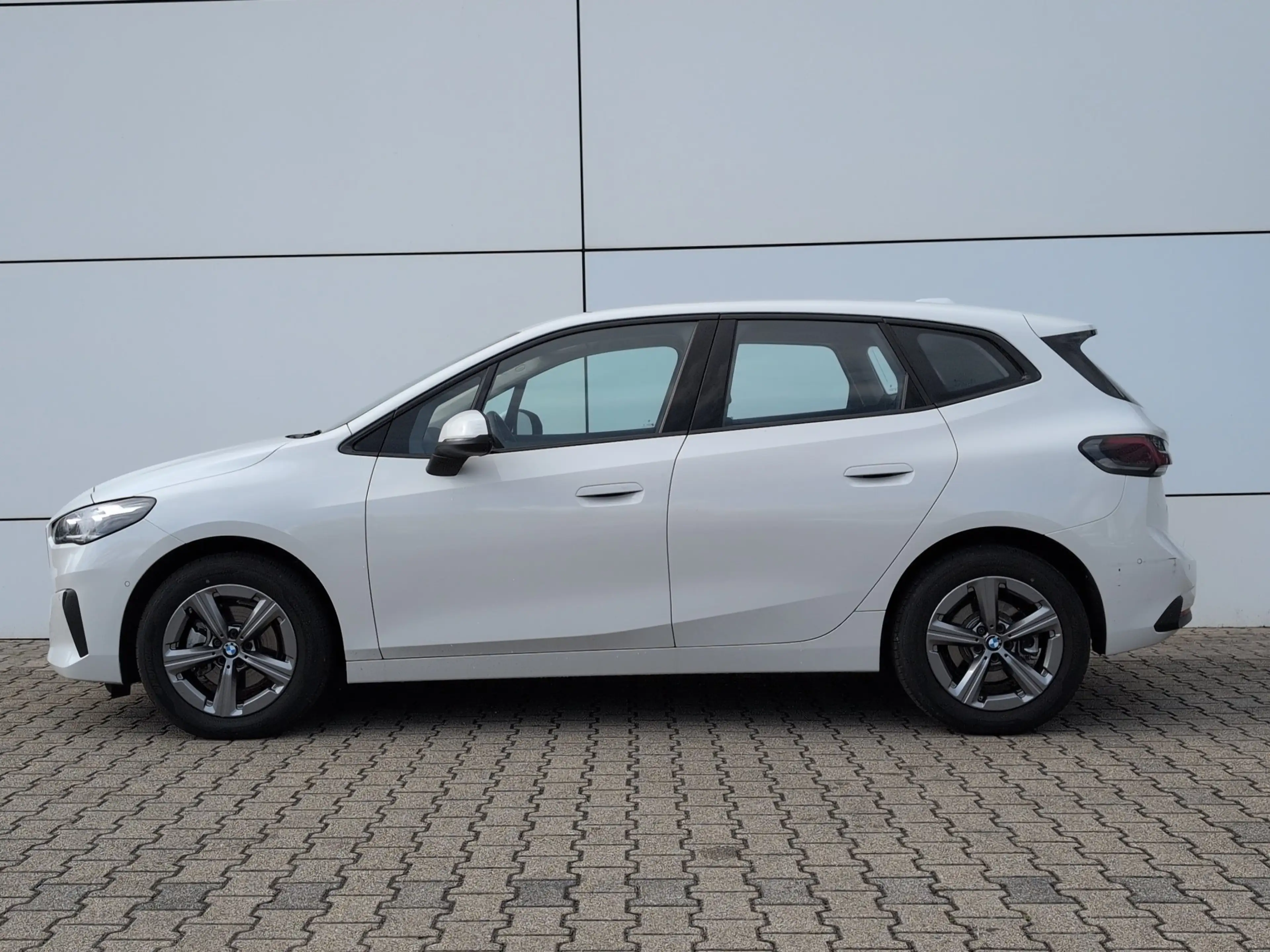BMW 220 i Active Tourer Leasing 280€ ohne Anzahlung — photo 3