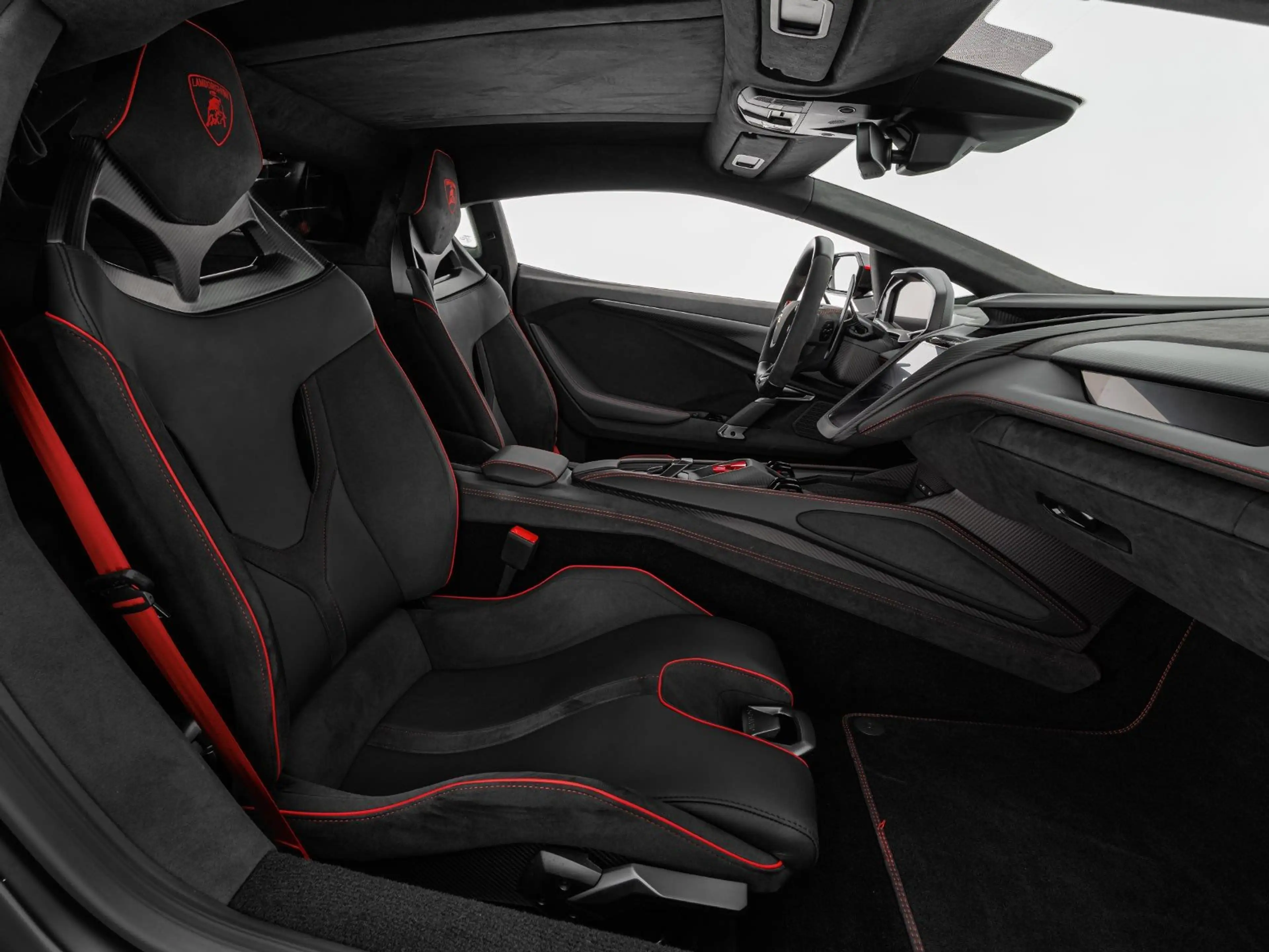 Lamborghini Revuelto — photo 12