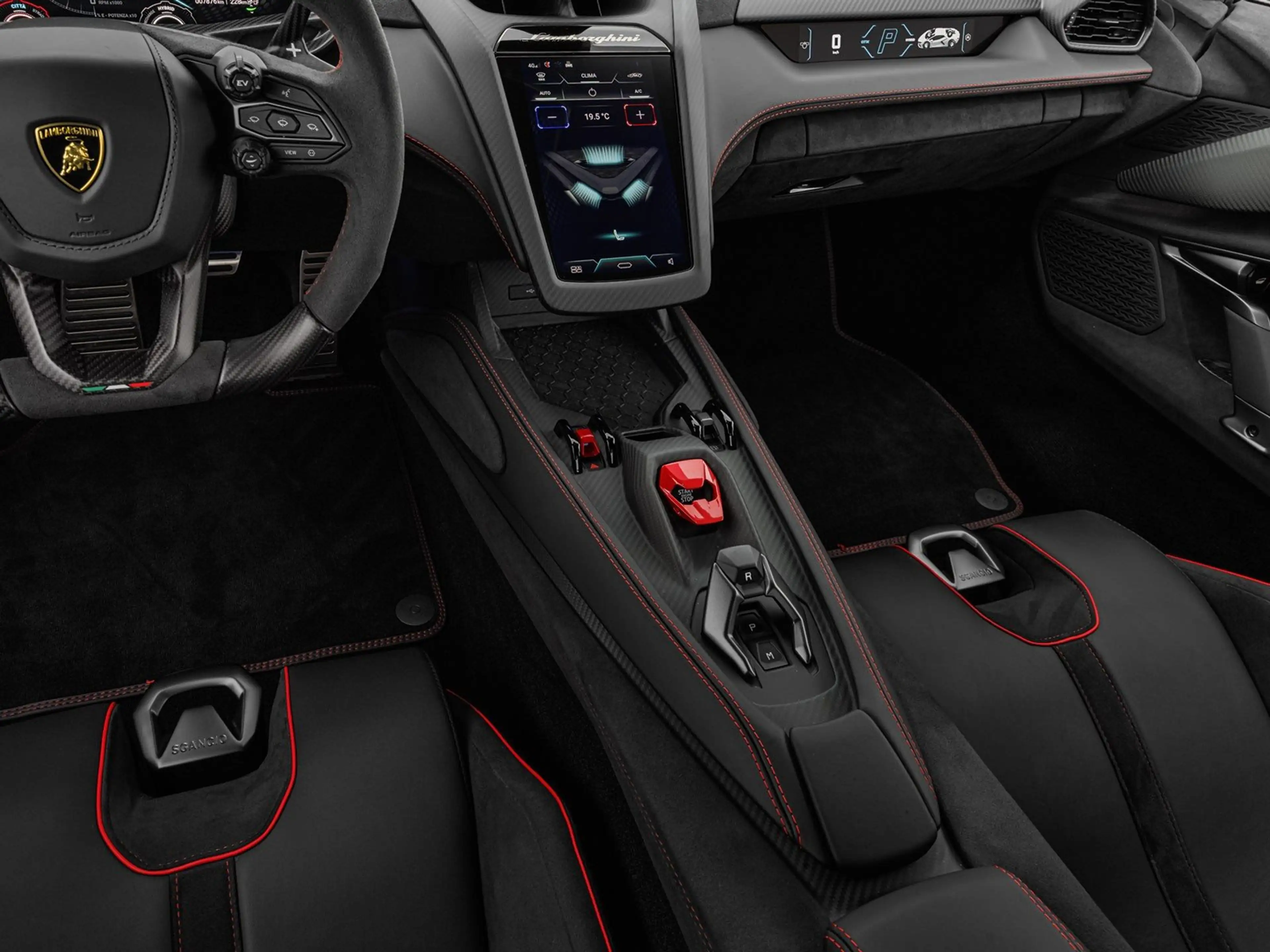 Lamborghini Revuelto — photo 8