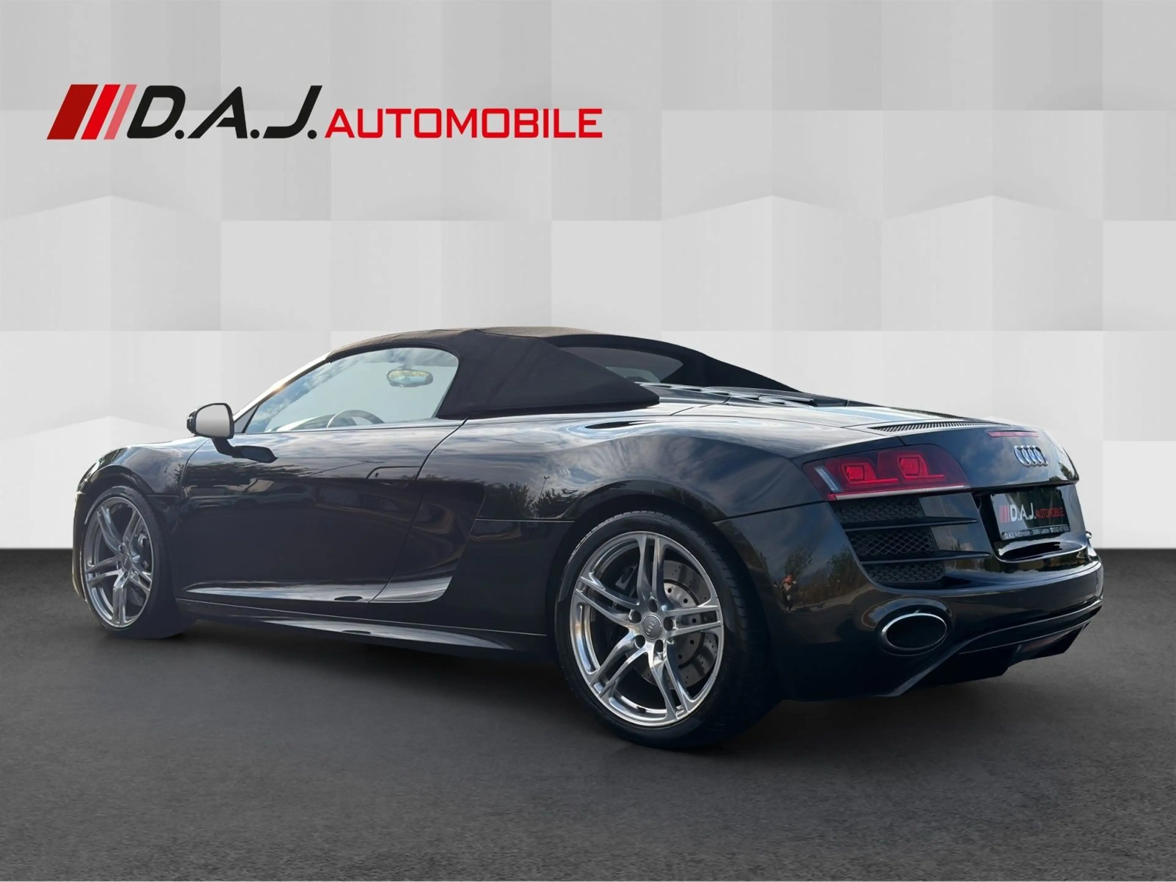 Audi R8 Spyder 5.2 FSI R tronic quattro exclusive — photo 3