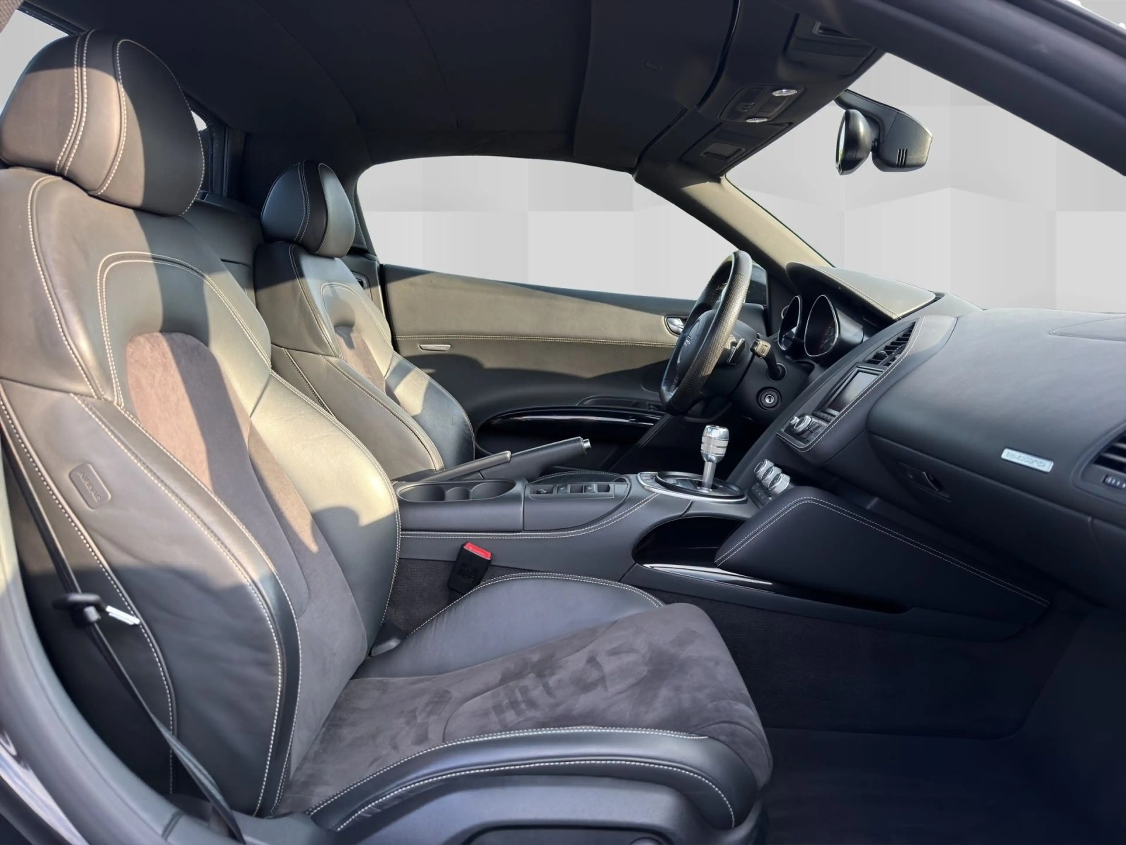Audi R8 Spyder 5.2 FSI R tronic quattro exclusive — photo 13