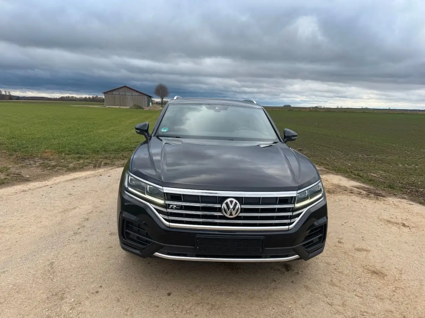 Volkswagen Touareg Atmosphere 4Motion R line Paket Schwarz - 2