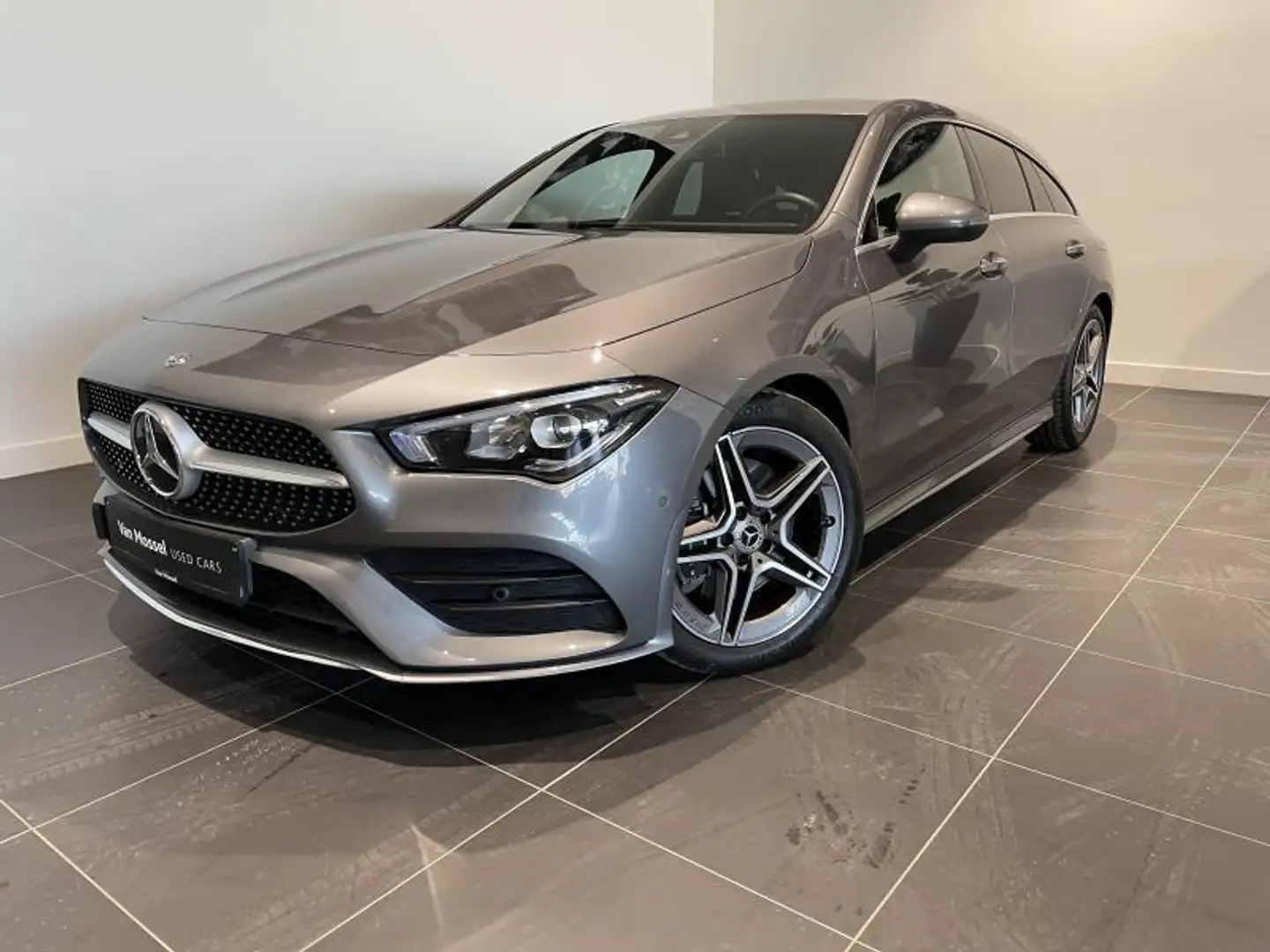 Mercedes-Benz CLA 200 CLA 200 Shooting Brake AMG Pack Grijs - 2