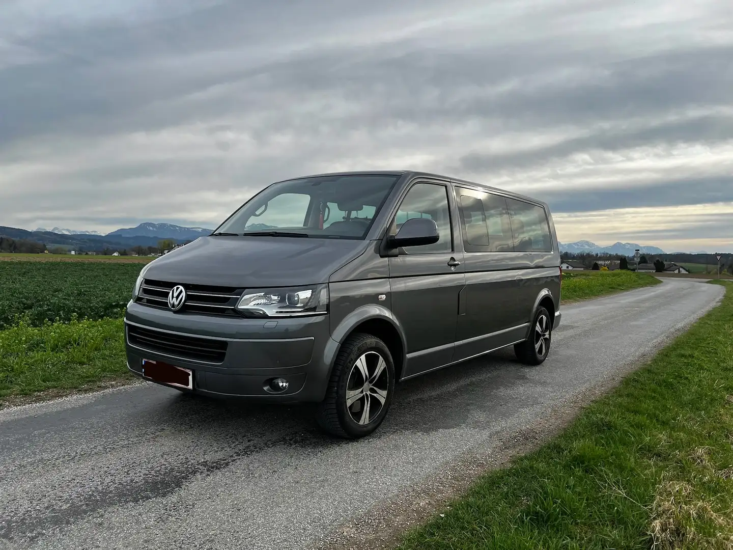 Volkswagen T5 Multivan Comfortline 4 motion Grau - 2