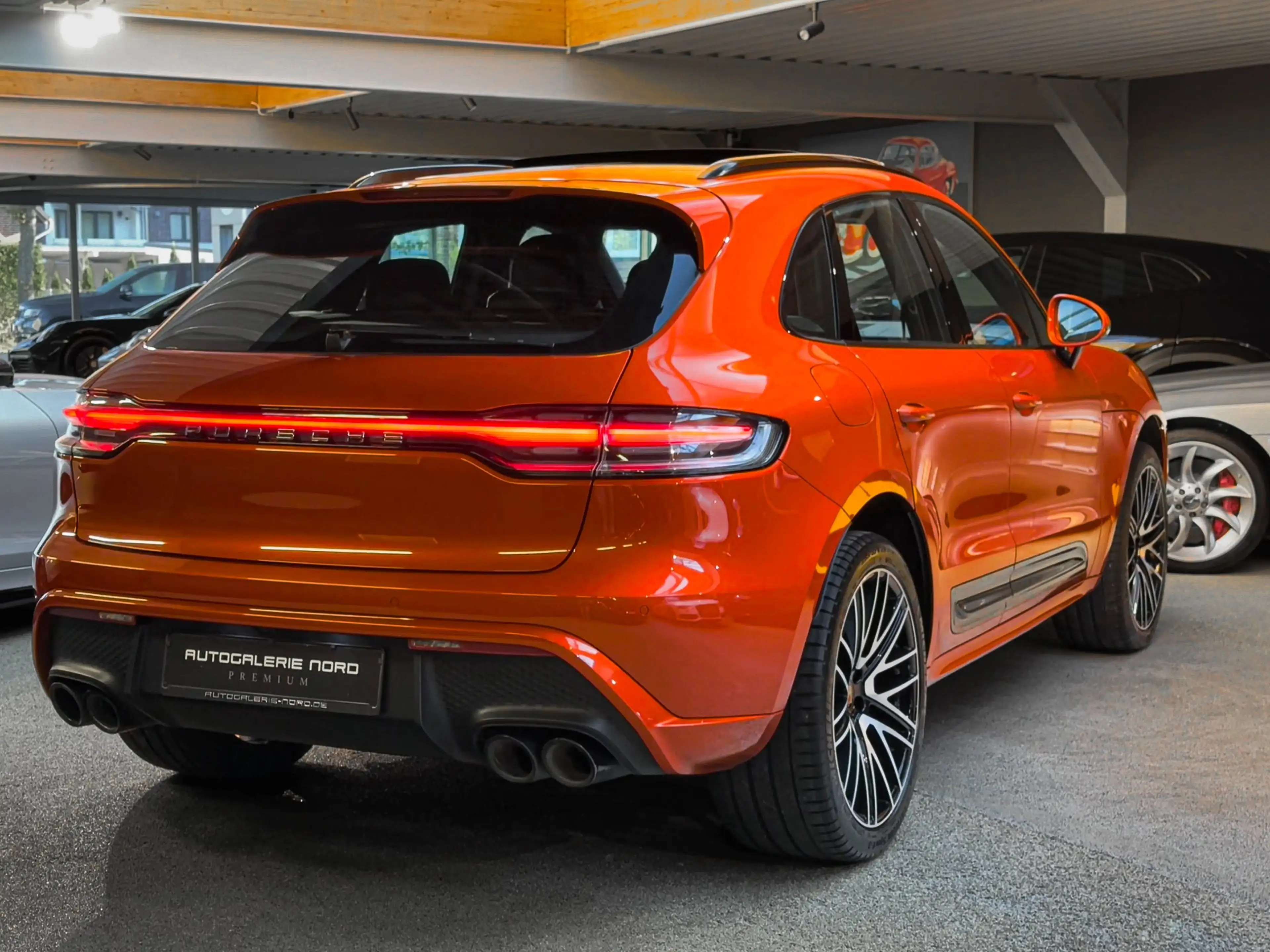 Porsche Macan Pano+ACC+911 Turbo Design+Luftfederung — photo 13