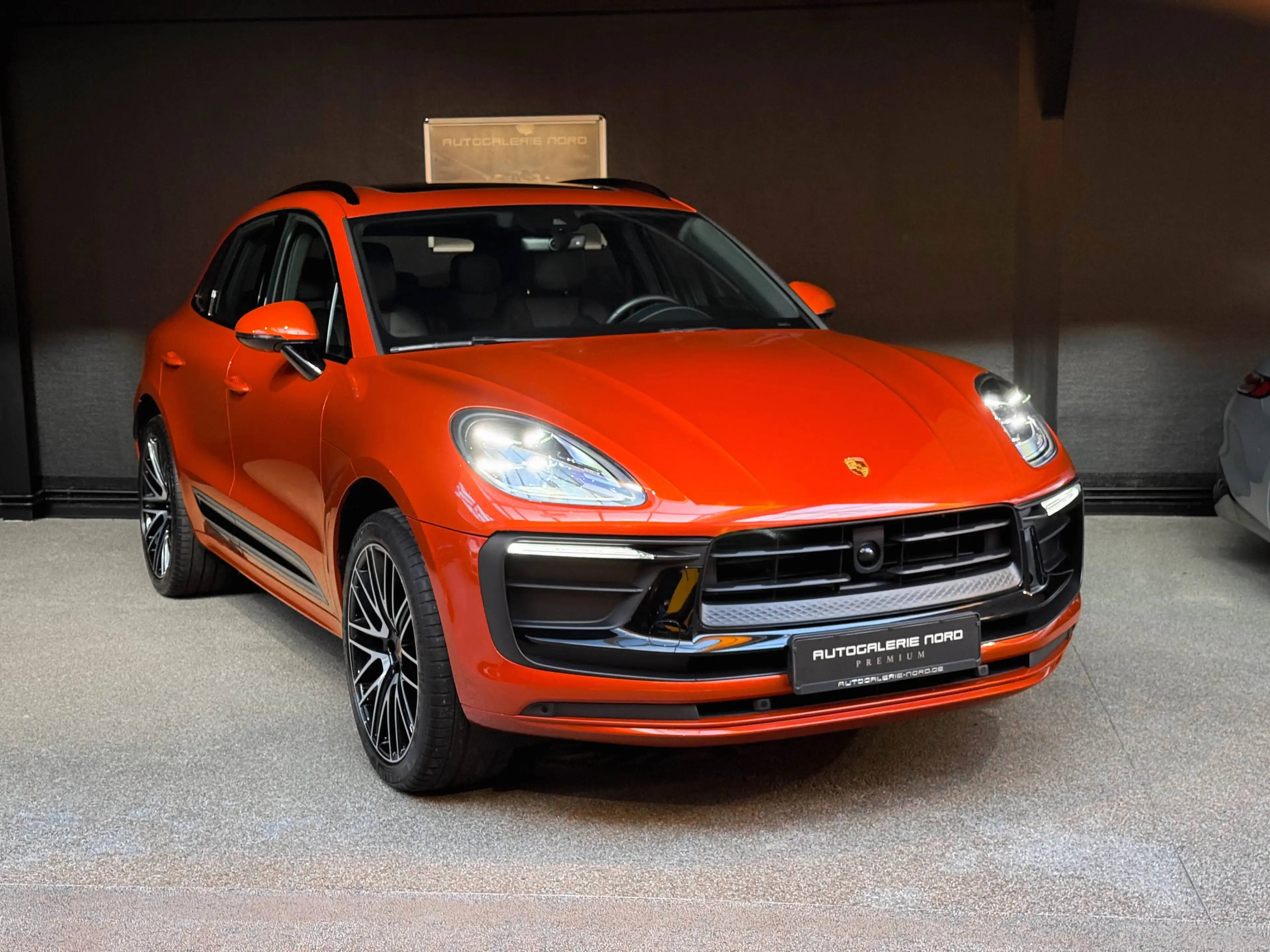Porsche Macan Pano+ACC+911 Turbo Design+Luftfederung — photo 7