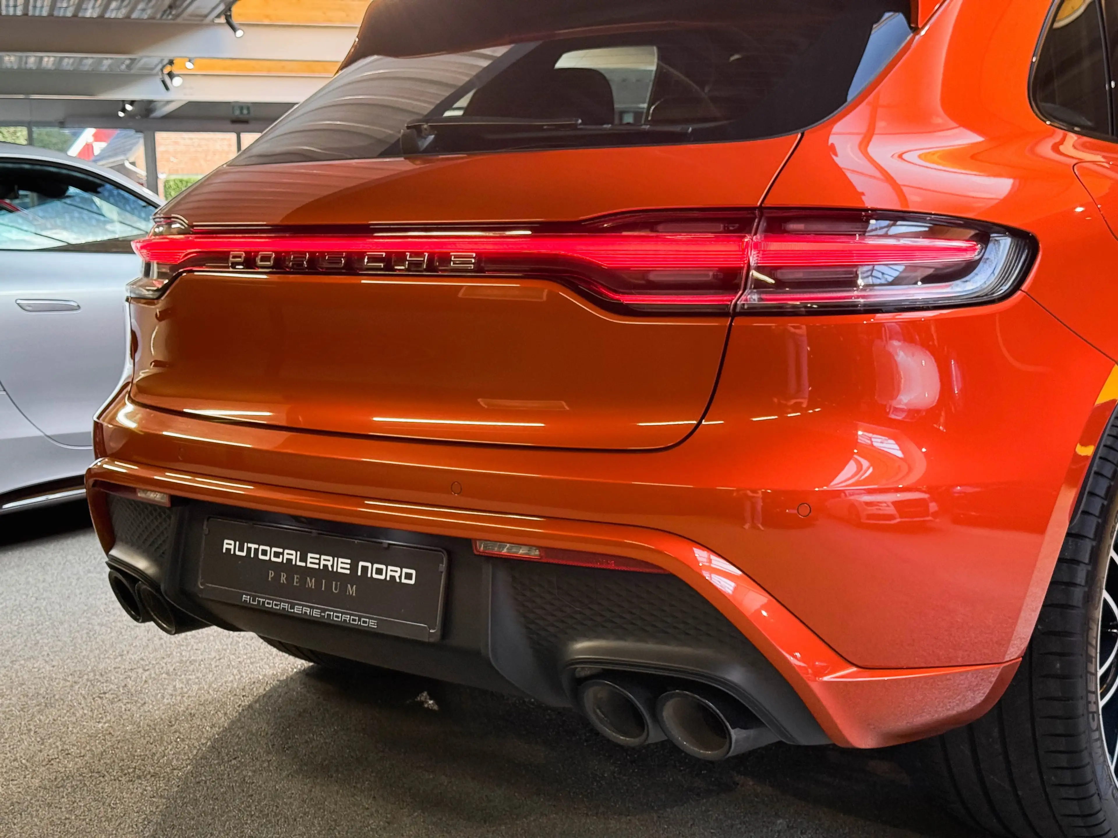 Porsche Macan Pano+ACC+911 Turbo Design+Luftfederung — photo 14