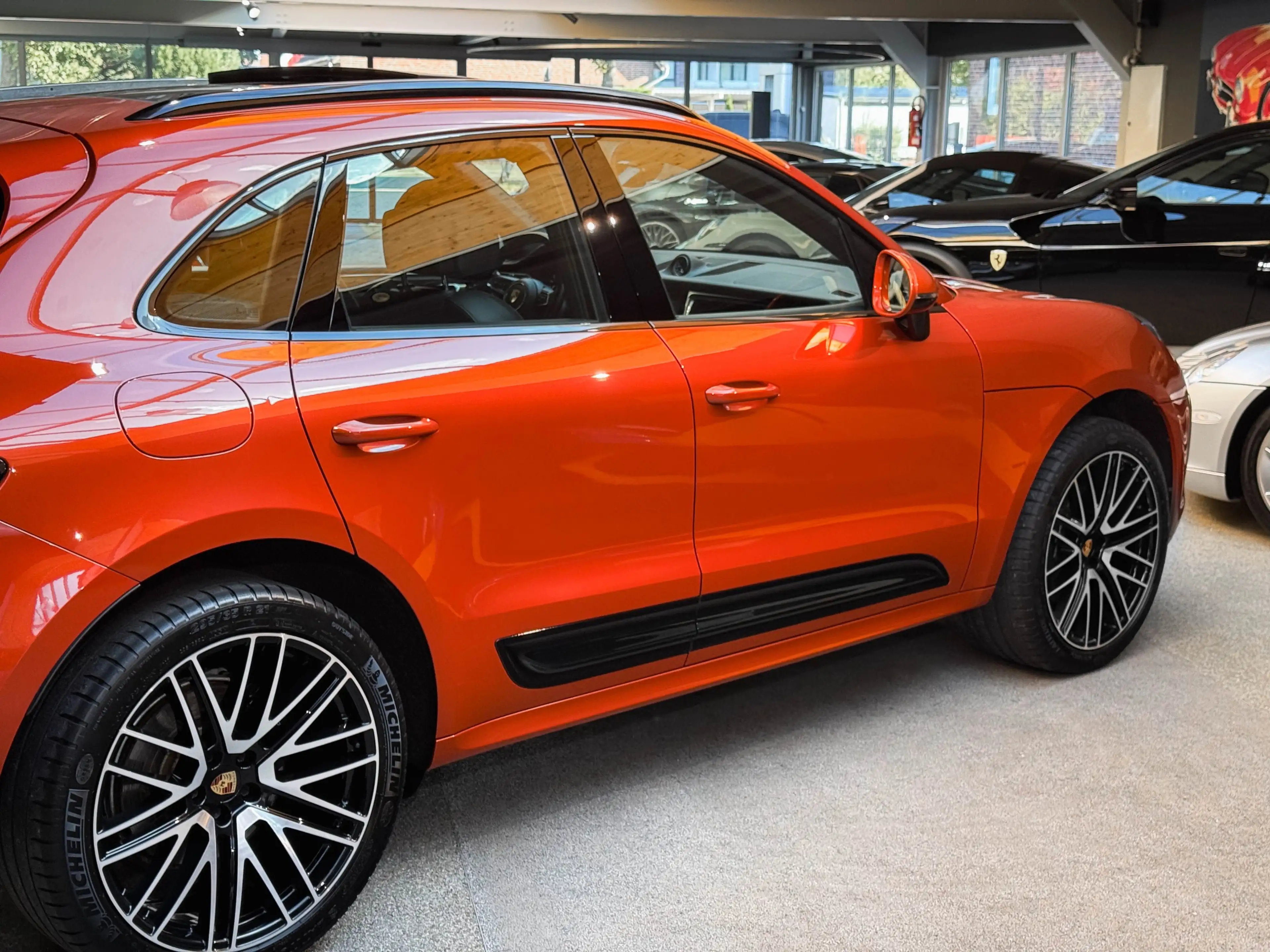 Porsche Macan Pano+ACC+911 Turbo Design+Luftfederung — photo 11