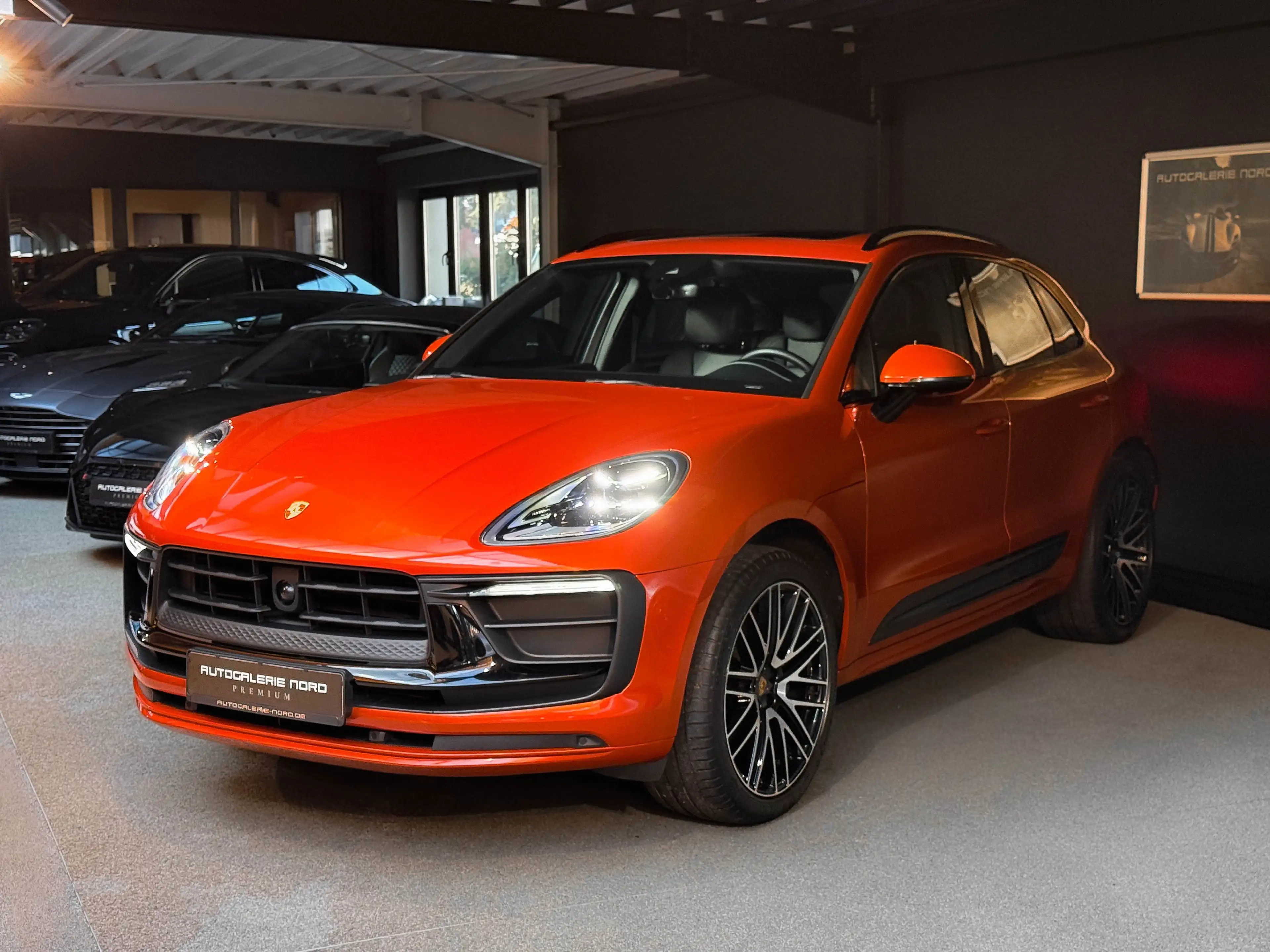 Porsche Macan Pano+ACC+911 Turbo Design+Luftfederung — photo 3