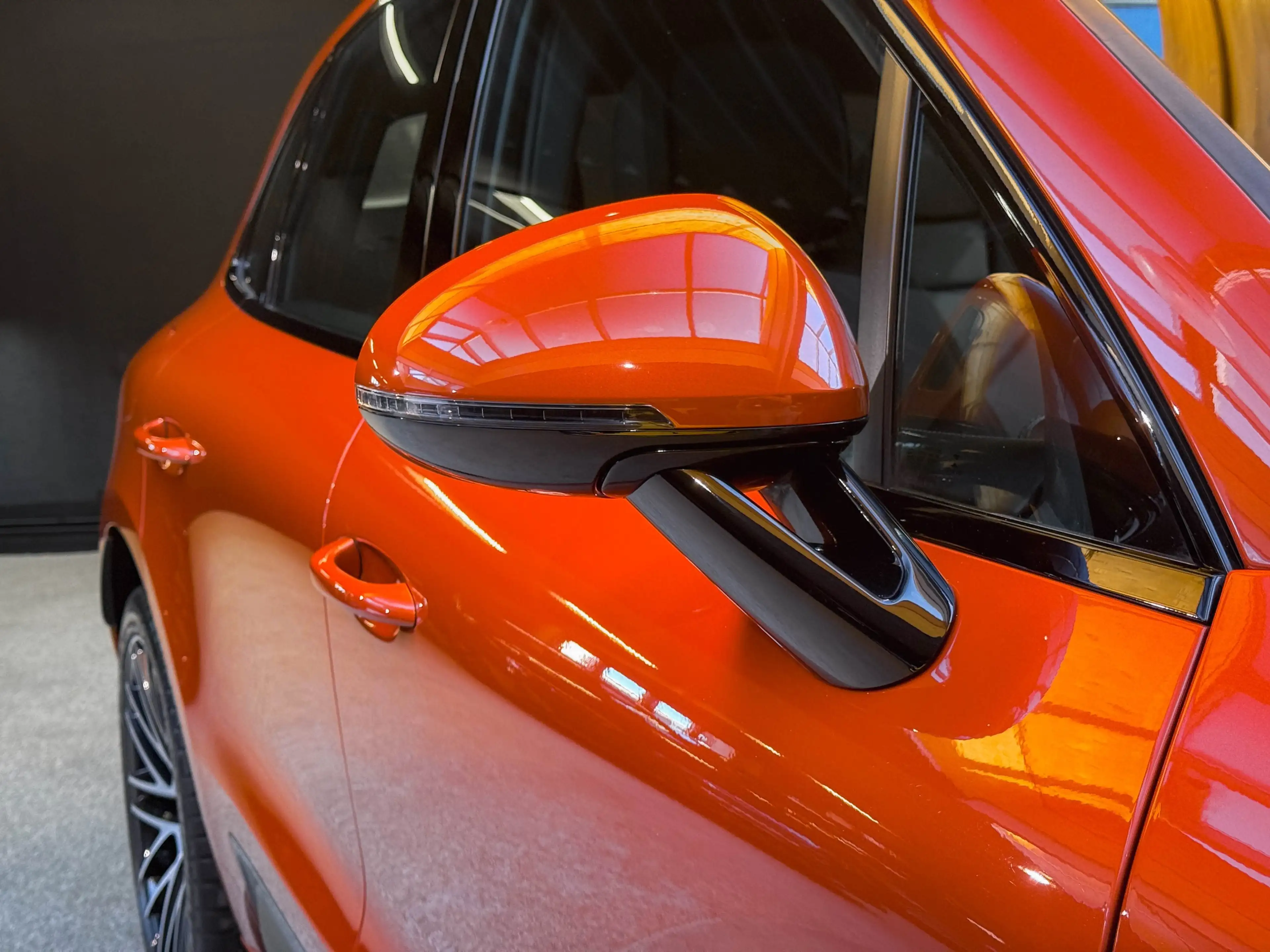 Porsche Macan Pano+ACC+911 Turbo Design+Luftfederung — photo 10