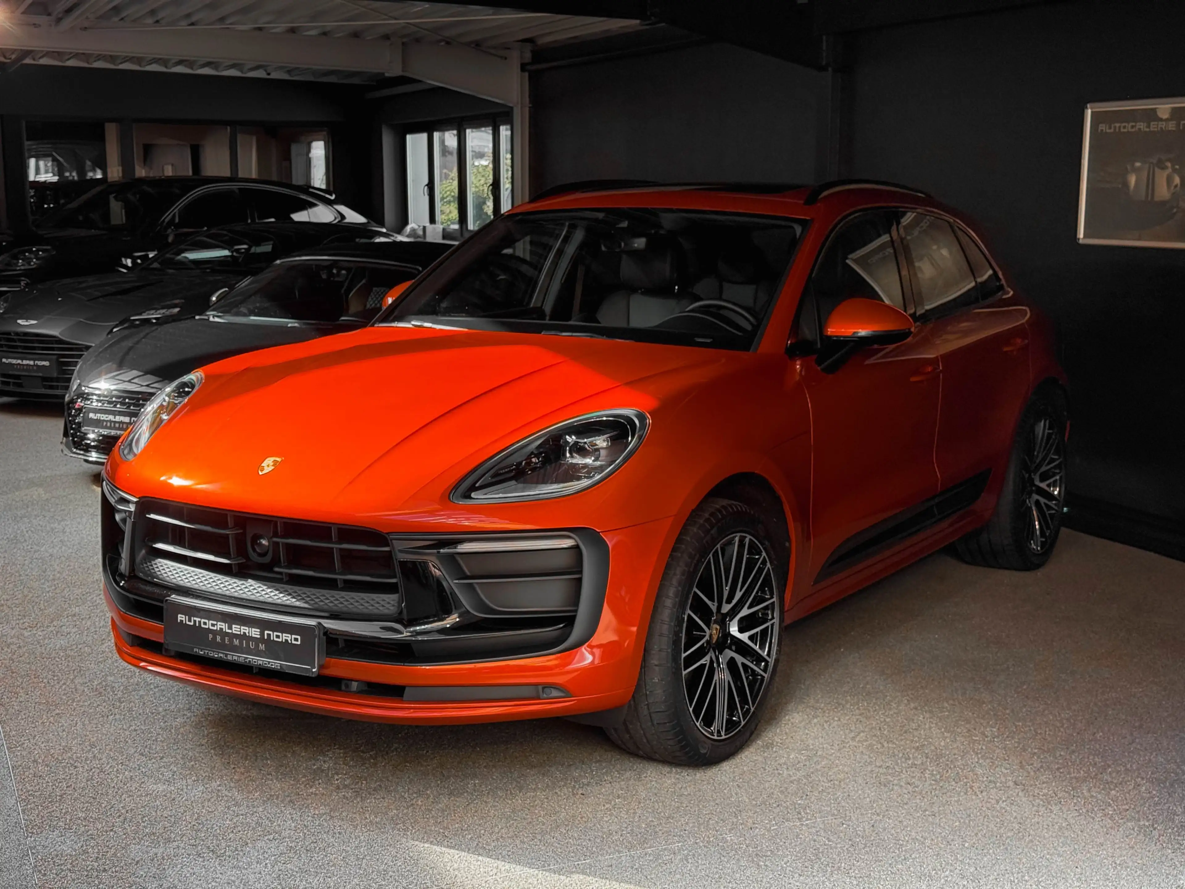 Porsche Macan Pano+ACC+911 Turbo Design+Luftfederung — photo 2