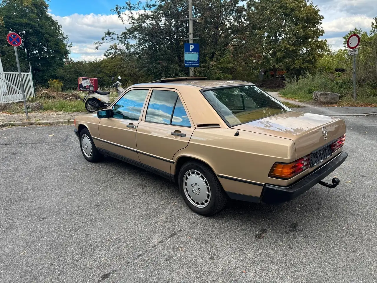Mercedes-Benz 190 Oldtimer Mercedes 190 E 2.3, foto 5