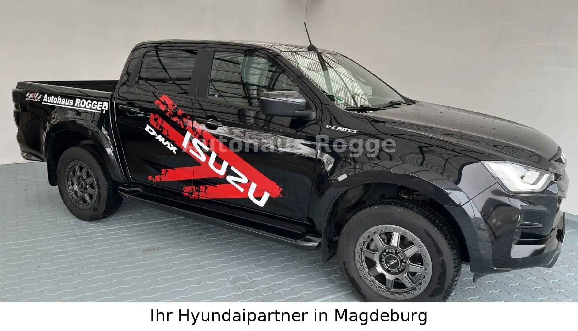 Isuzu D-Max Double Cab 4x4 V-Cross A/T Czarny - 1