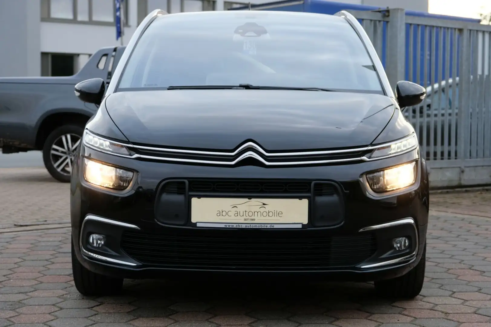Citroen C4 SpaceTourer 1,5 Blue HDi Feel Navi AHK ACC Totwinkel Schwarz - 2