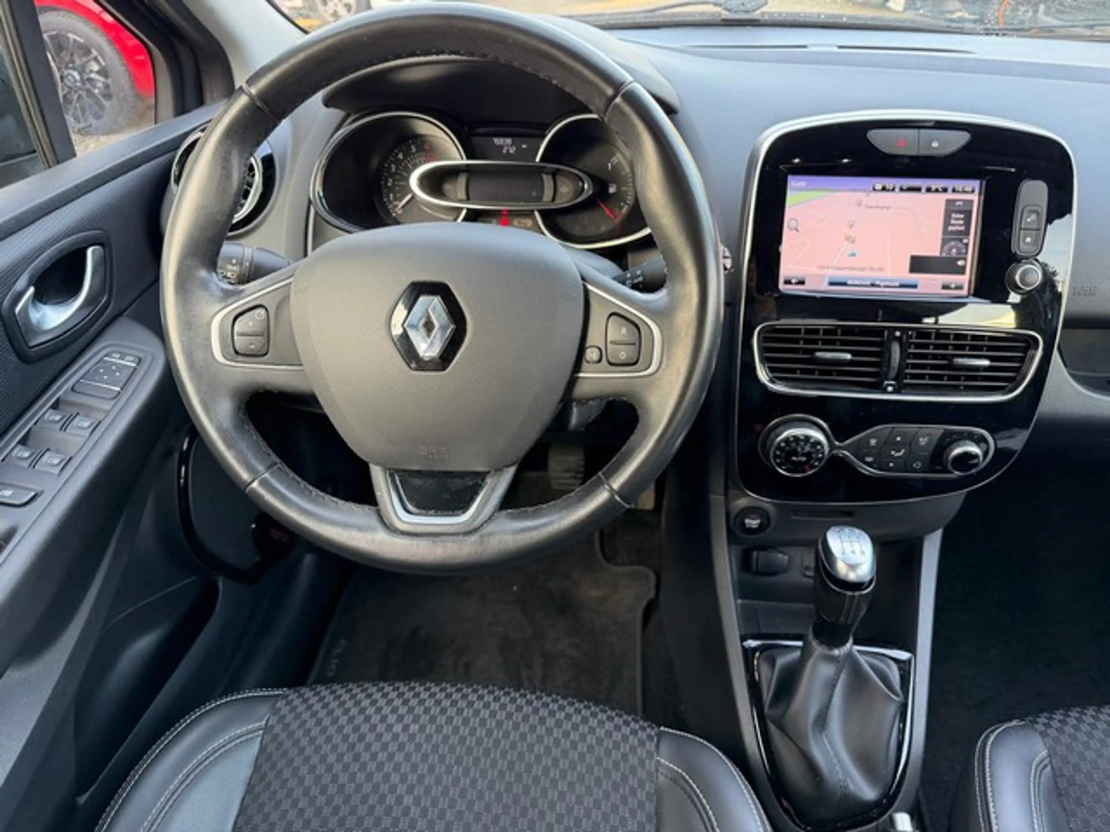 Renault Clio Intens — photo 7