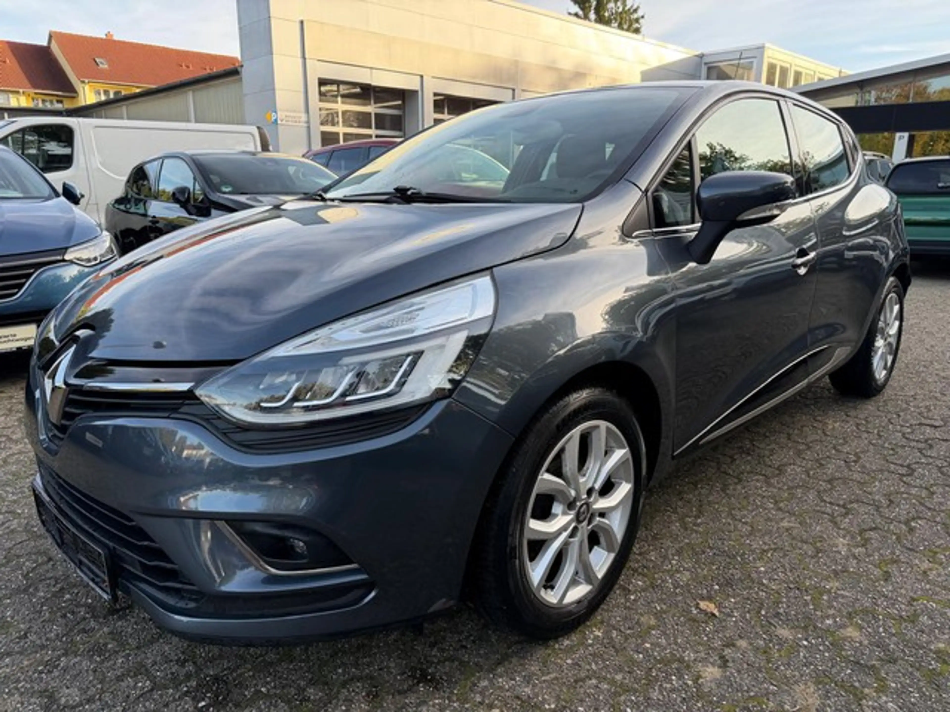 Renault Clio Intens — photo 12