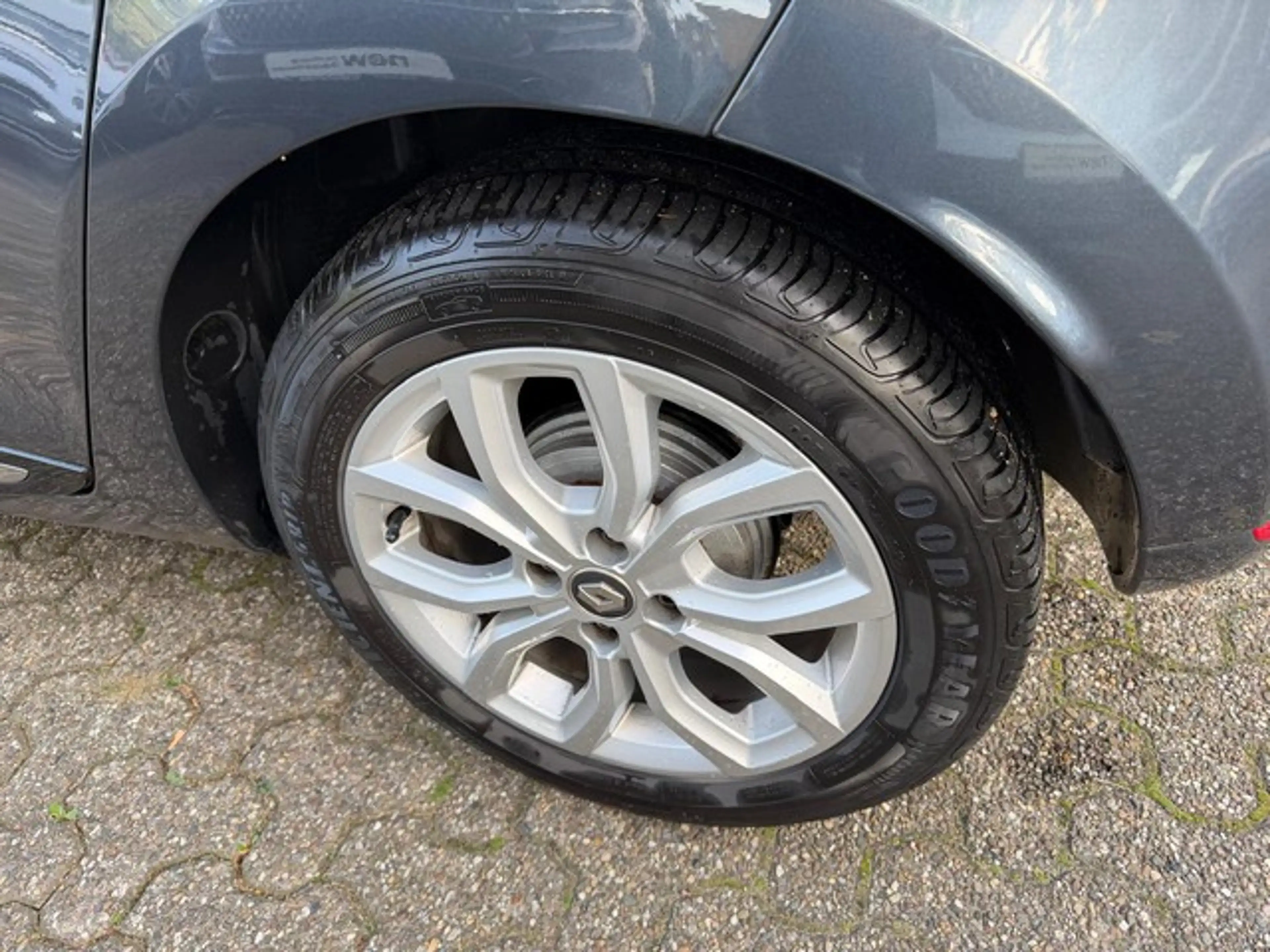 Renault Clio Intens — photo 3