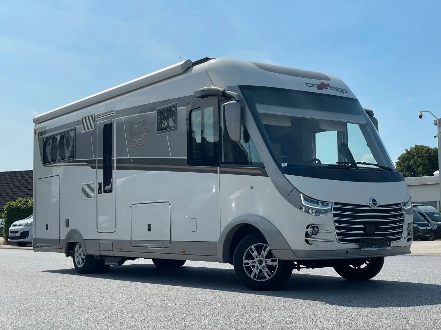 Carthago Liner FOR TWO |  Vollausstattung | Autom. Beige - 1