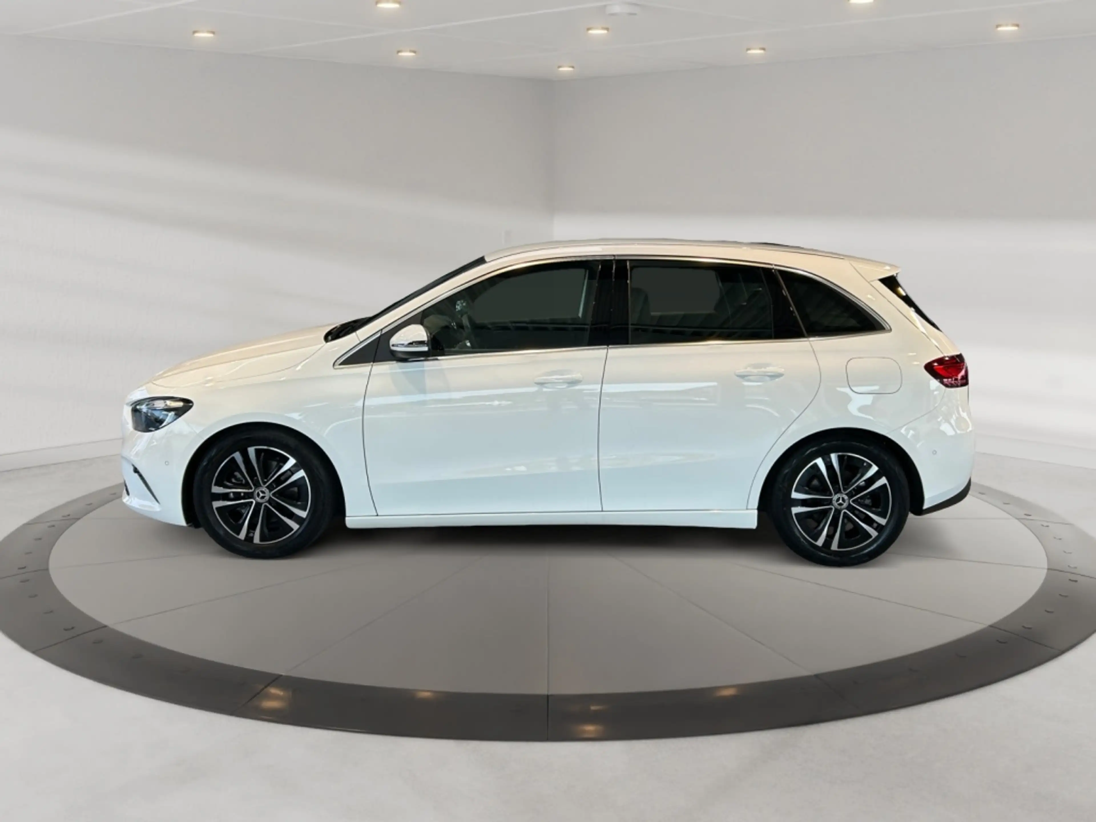Mercedes-Benz B 200 d Progressive MBUX+Progressive+AHK+Wide — photo 5