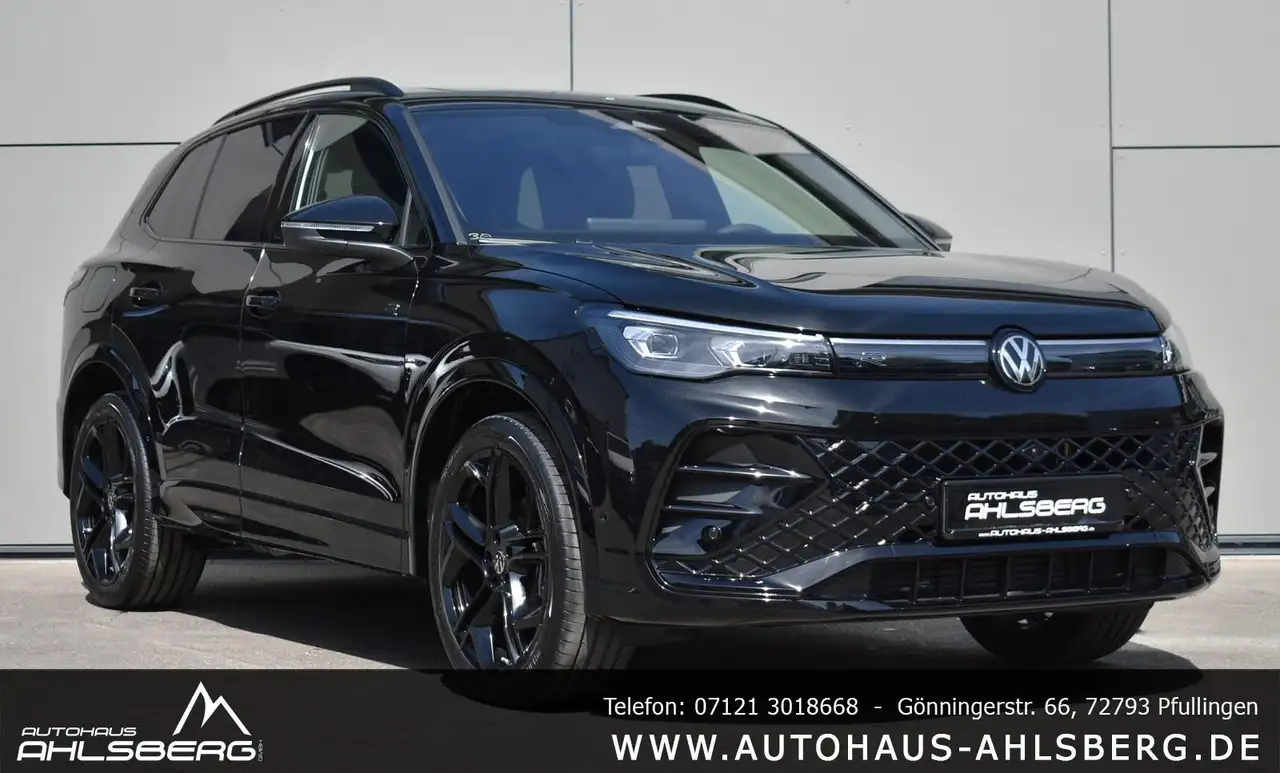 Volkswagen Tiguan R-LINE/STHZ HUD/PANO/20 ZOLL/H&K/BLACK/IQ 3