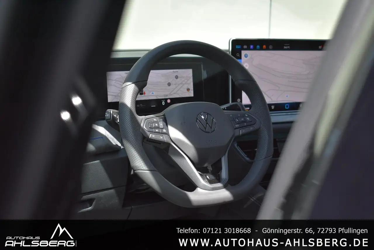 Volkswagen Tiguan R-LINE/STHZ HUD/PANO/20 ZOLL/H&K/BLACK/IQ 12