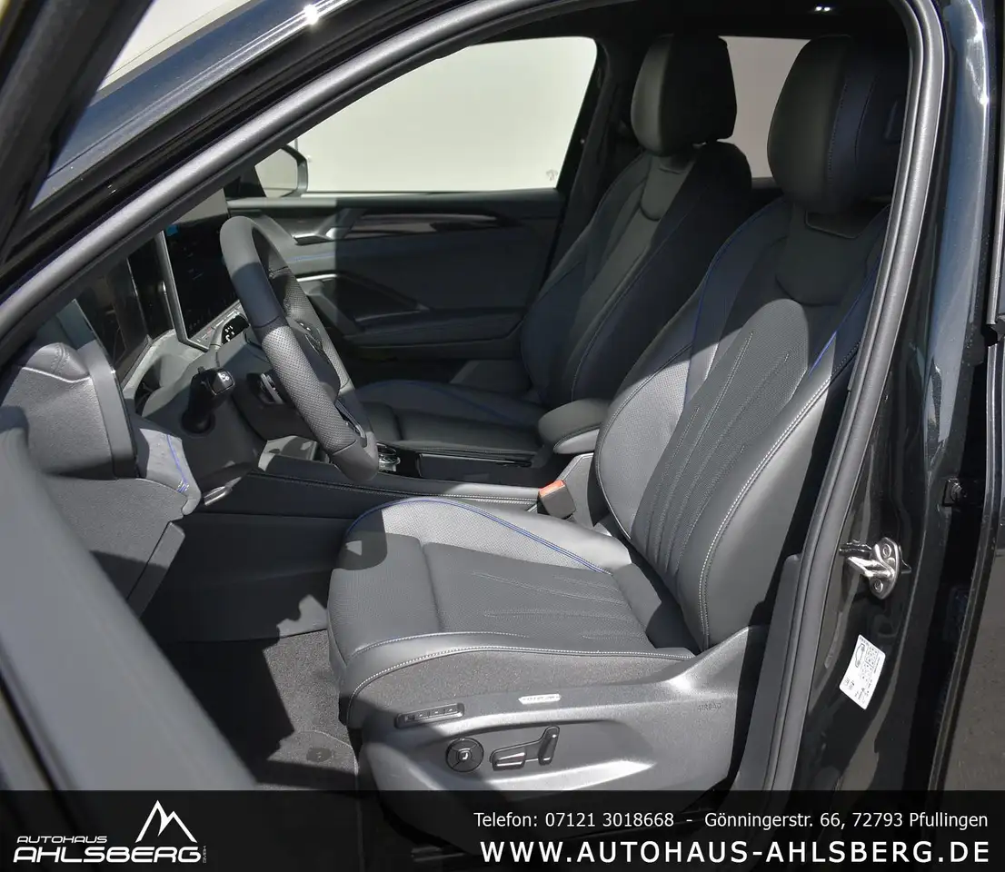 Volkswagen Tiguan R-LINE/STHZ HUD/PANO/20 ZOLL/H&K/BLACK/IQ 11