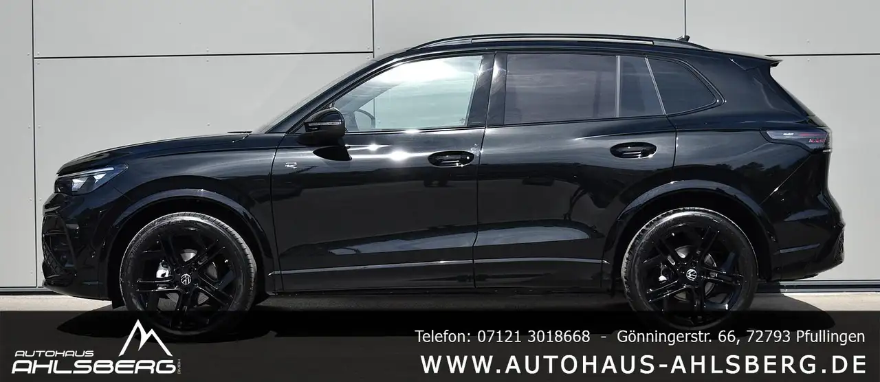 Volkswagen Tiguan R-LINE/STHZ HUD/PANO/20 ZOLL/H&K/BLACK/IQ 10