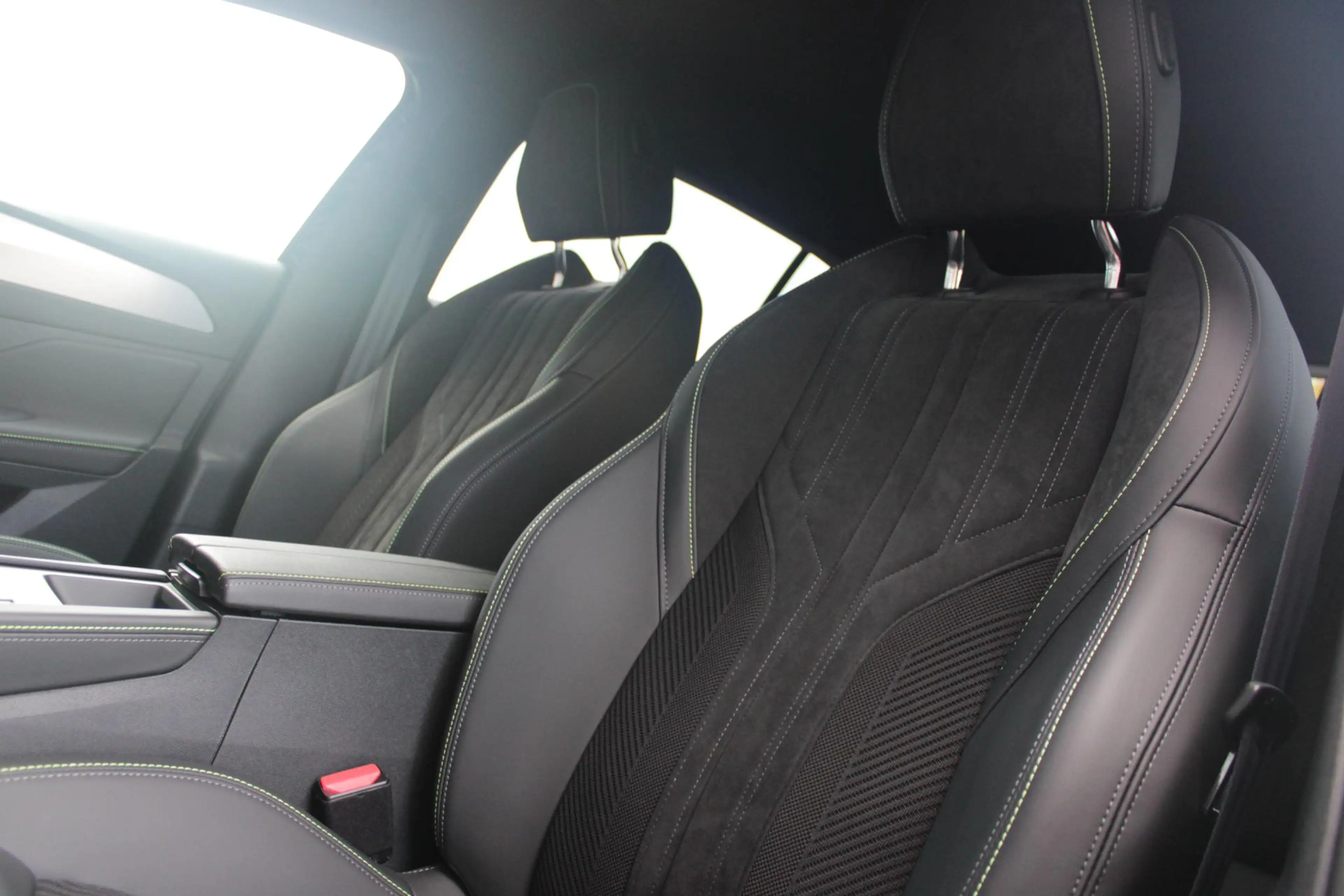 Peugeot 408 1.2 Hybrid 145PK AUTOMAAT GT *NIEUWE AUTO!* | ELEK — photo 2
